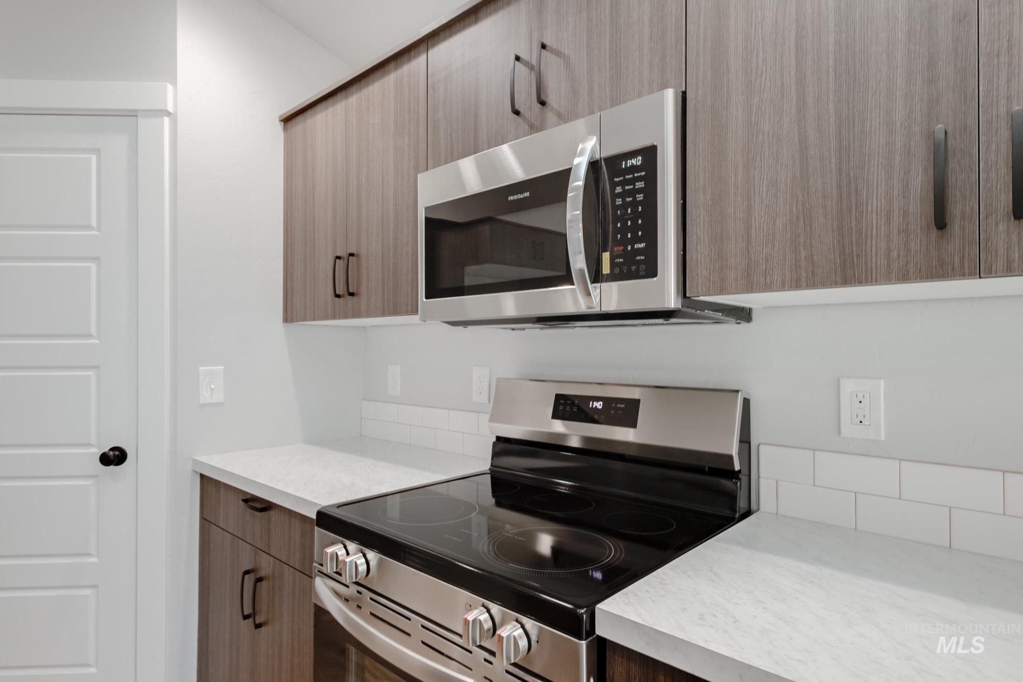 6256 W Karpathos St Property Photo 9