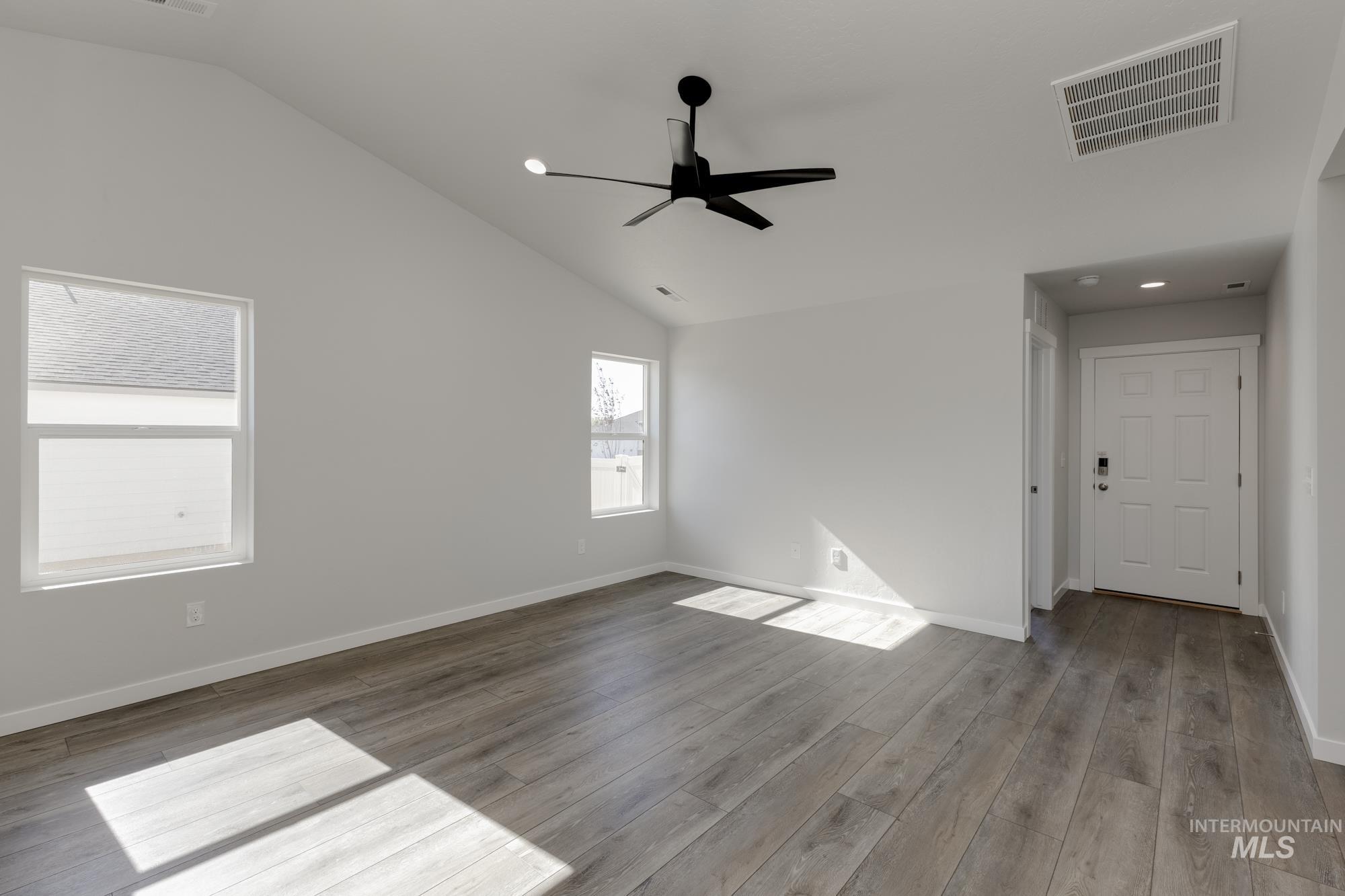 18346 N Trumpet Lily Ave Property Photo 3