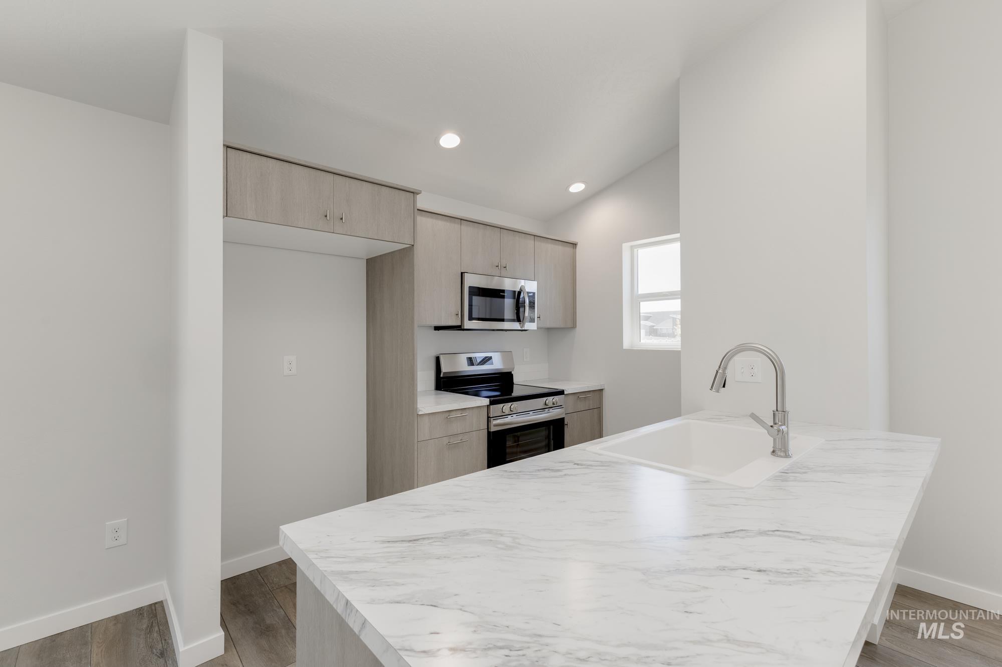 18346 N Trumpet Lily Ave Property Photo 4