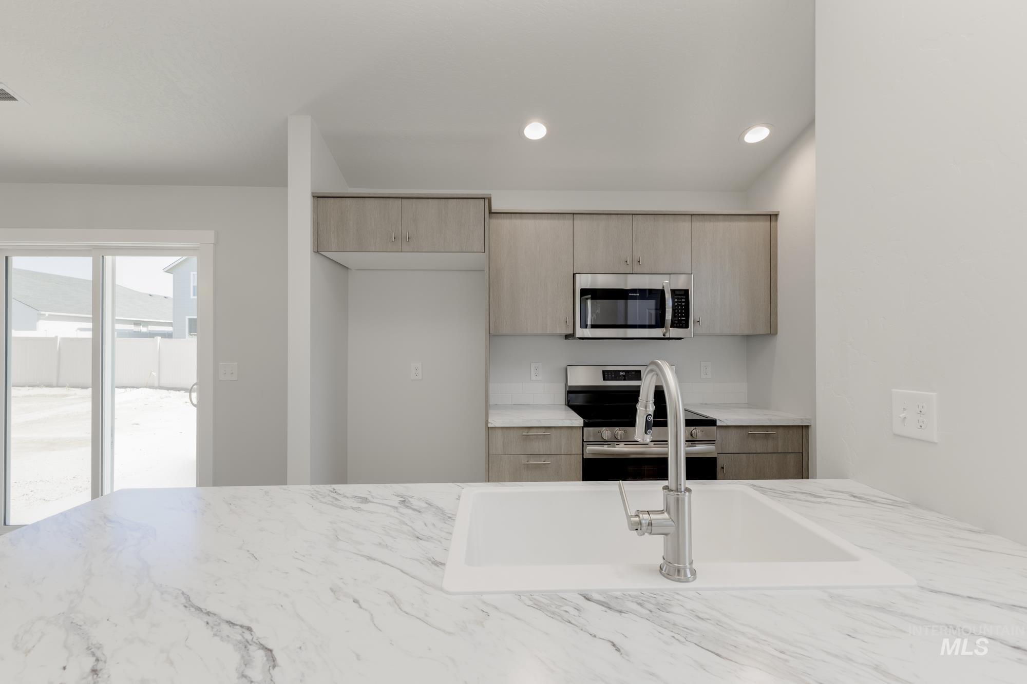 18346 N Trumpet Lily Ave Property Photo 5