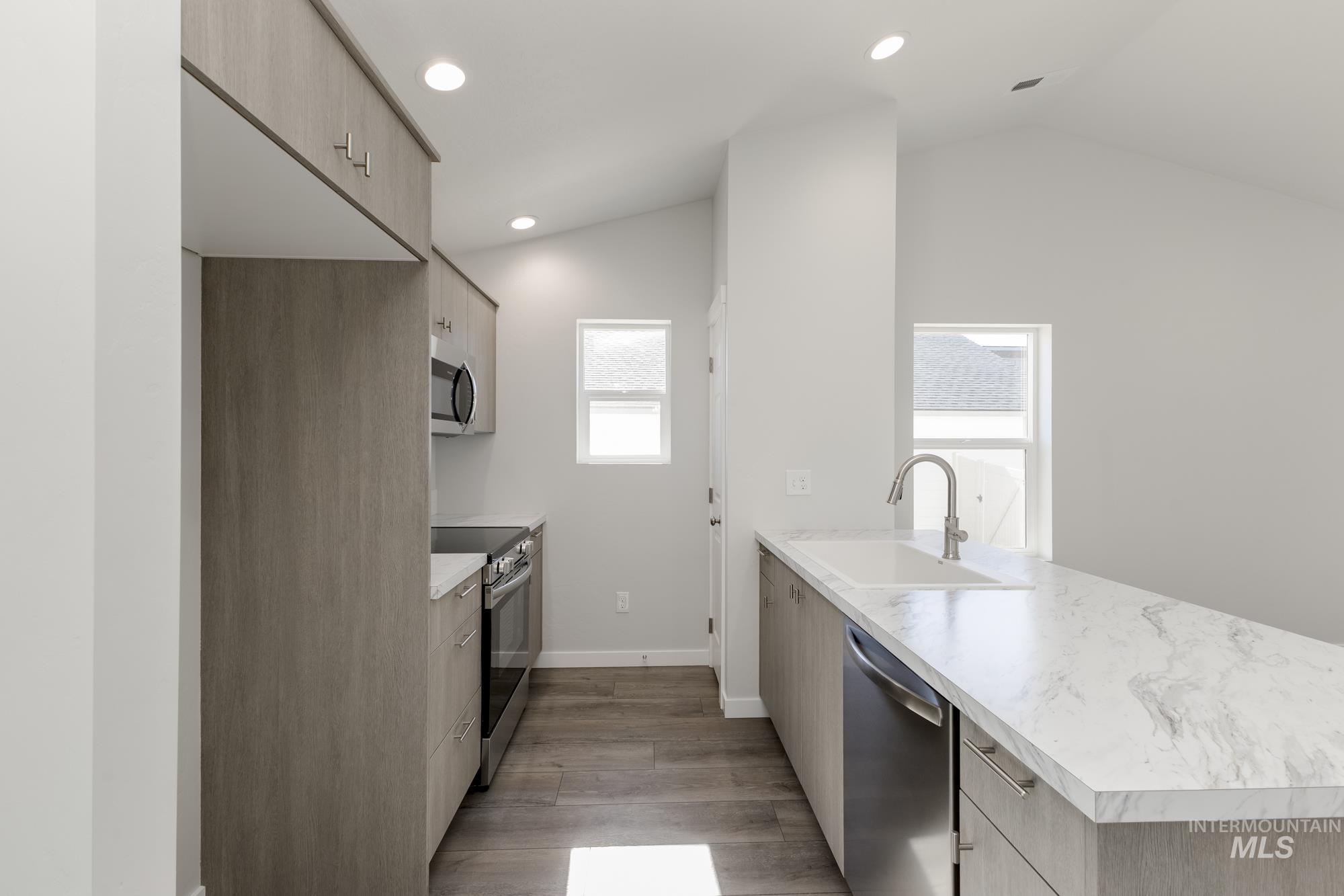 18346 N Trumpet Lily Ave Property Photo 6