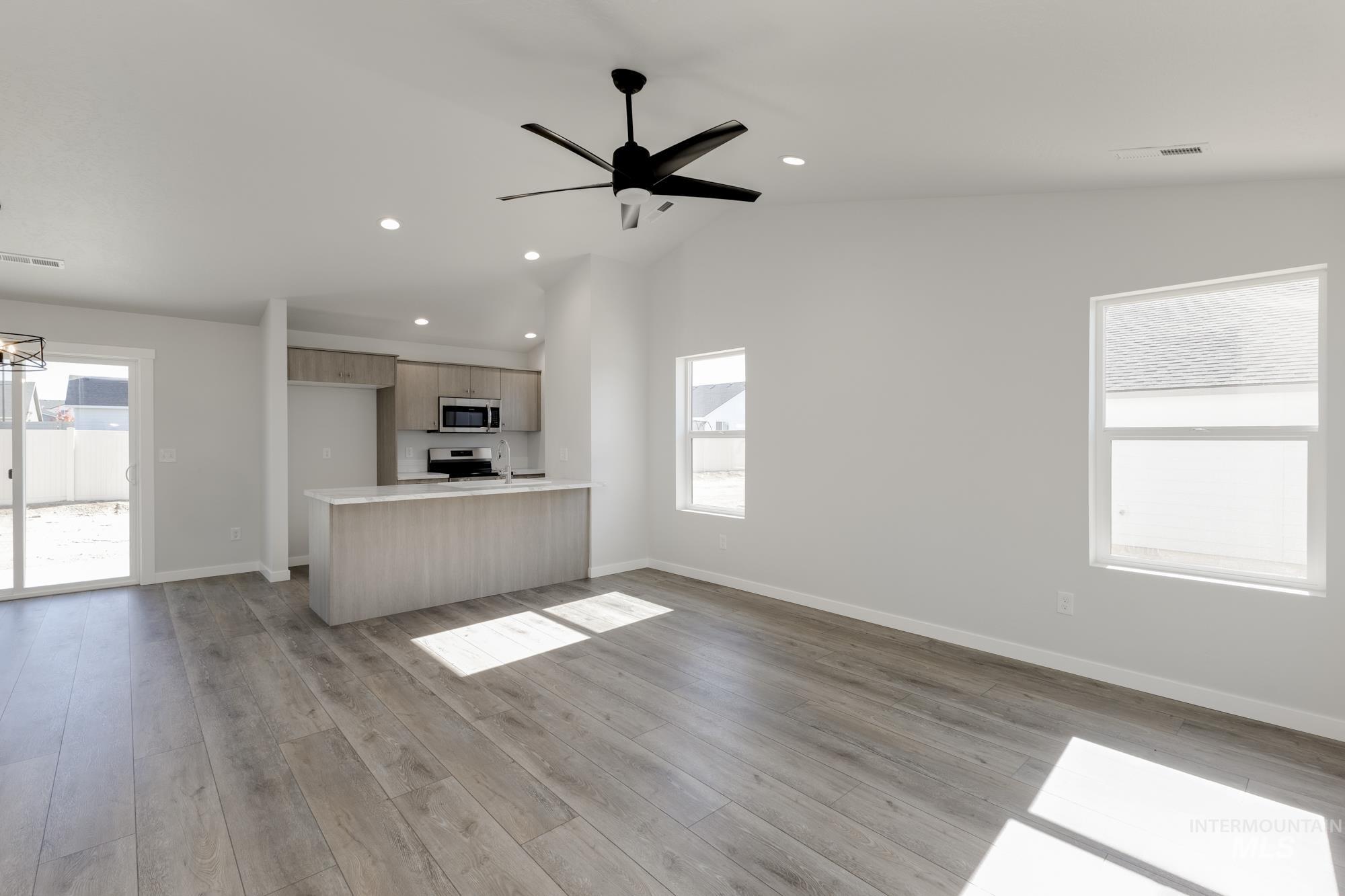 18346 N Trumpet Lily Ave Property Photo 8