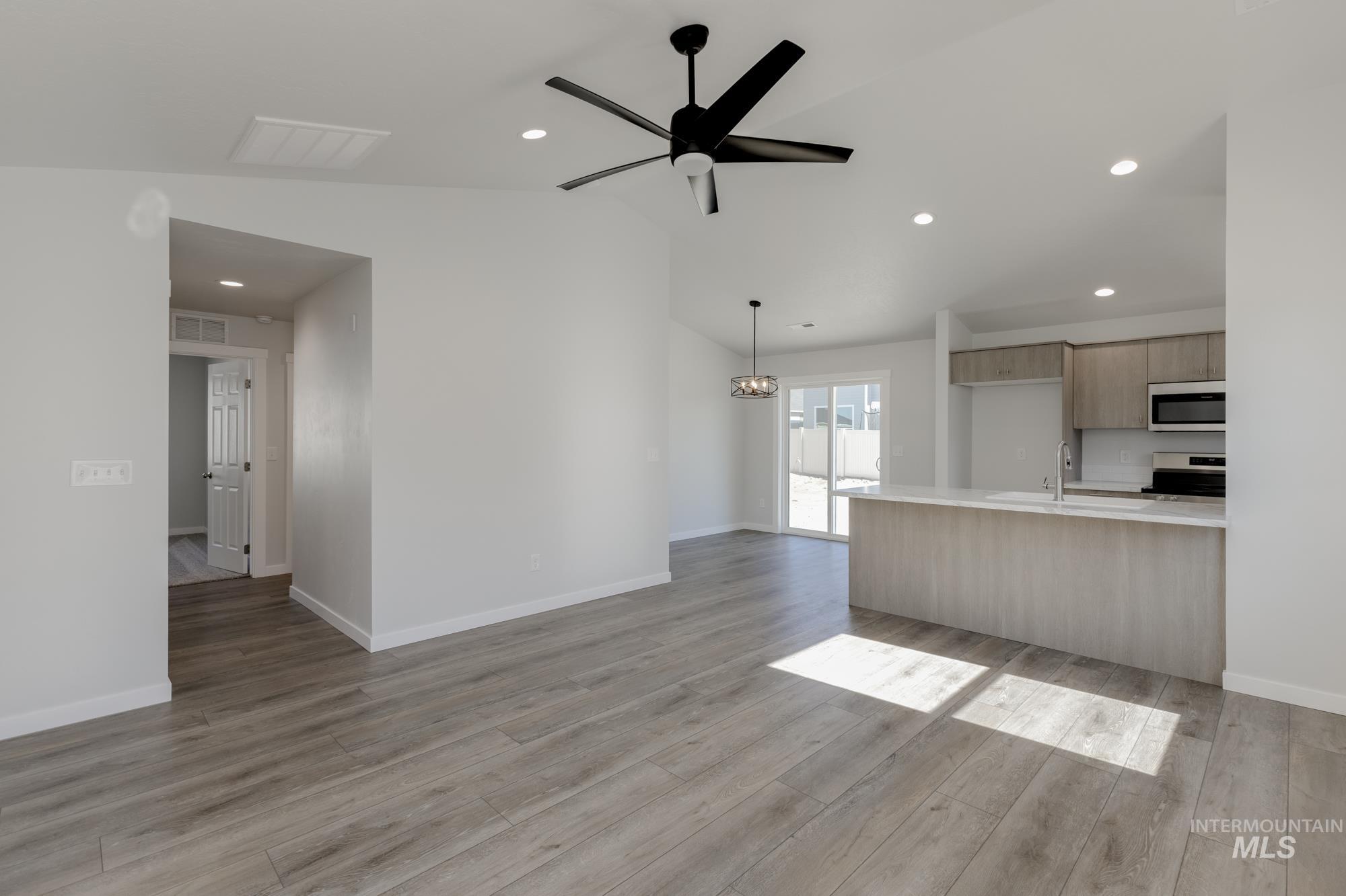 18346 N Trumpet Lily Ave Property Photo 9