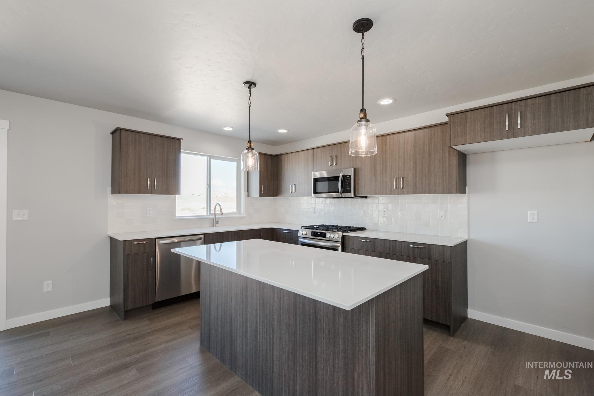 3846 W Maypearl St Property Photo 5