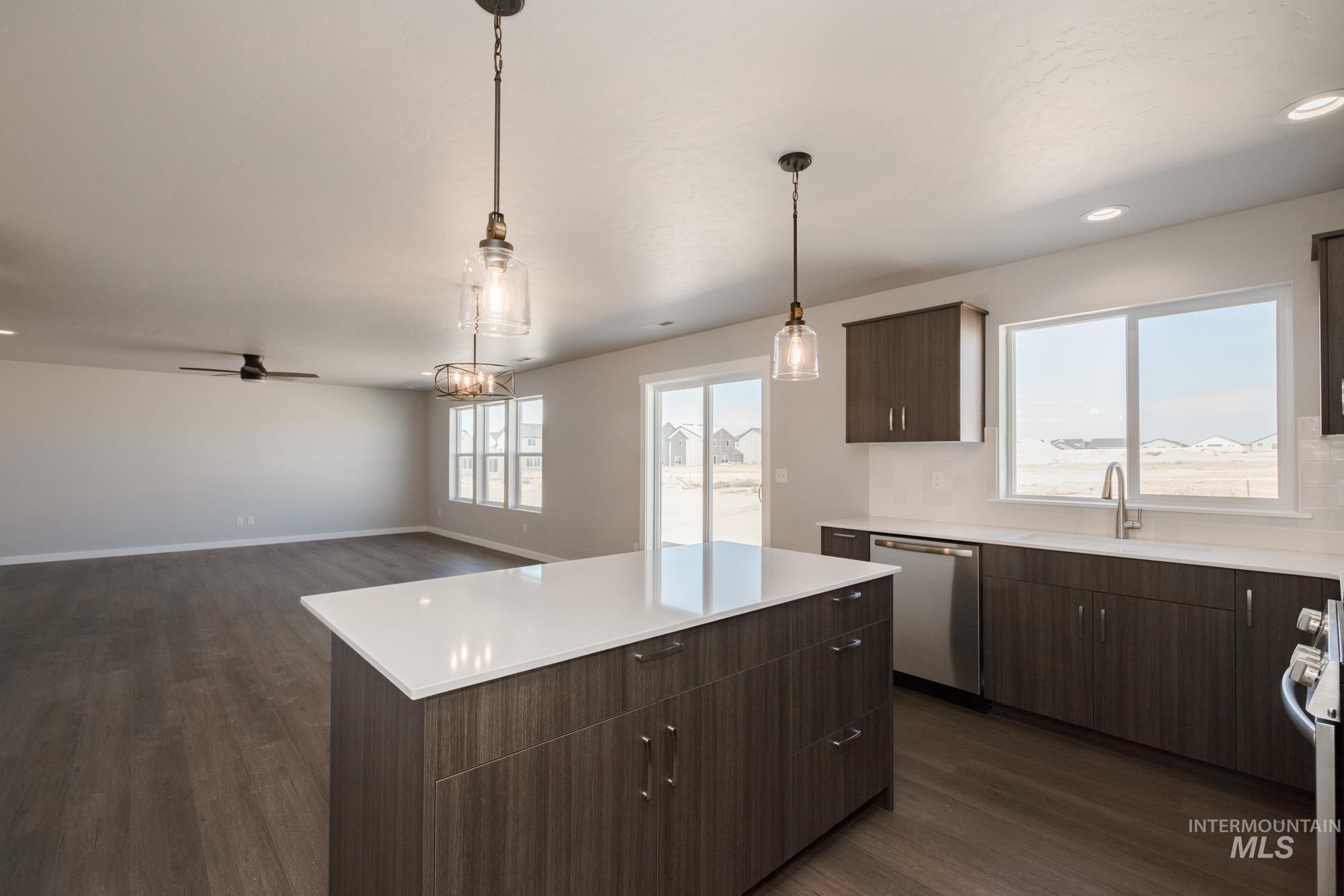 3846 W Maypearl St Property Photo 7