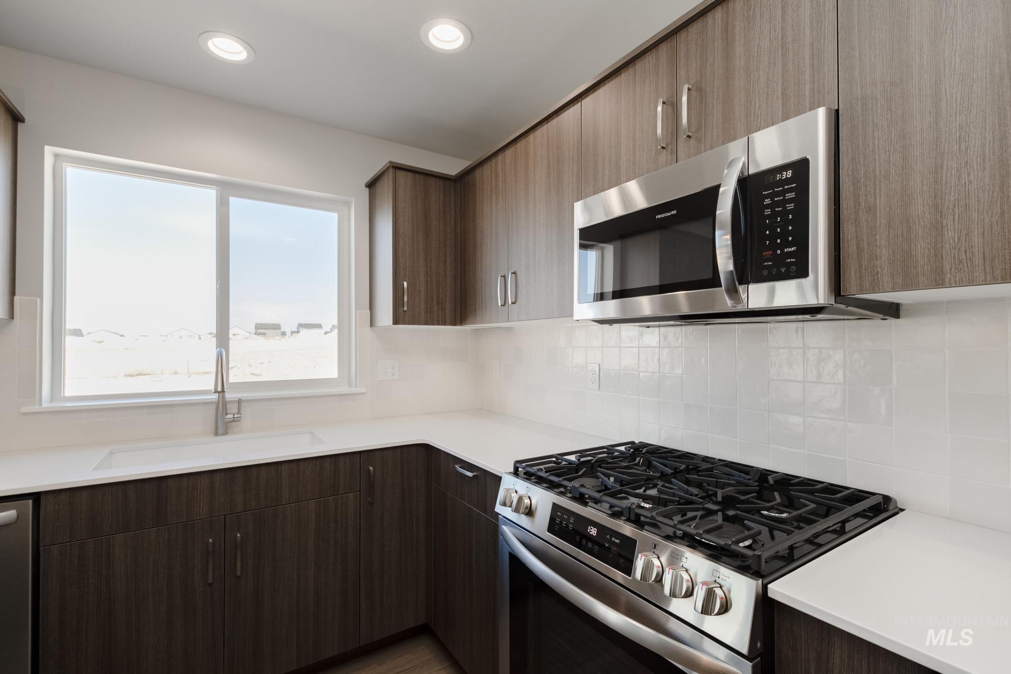 3846 W Maypearl St Property Photo 8