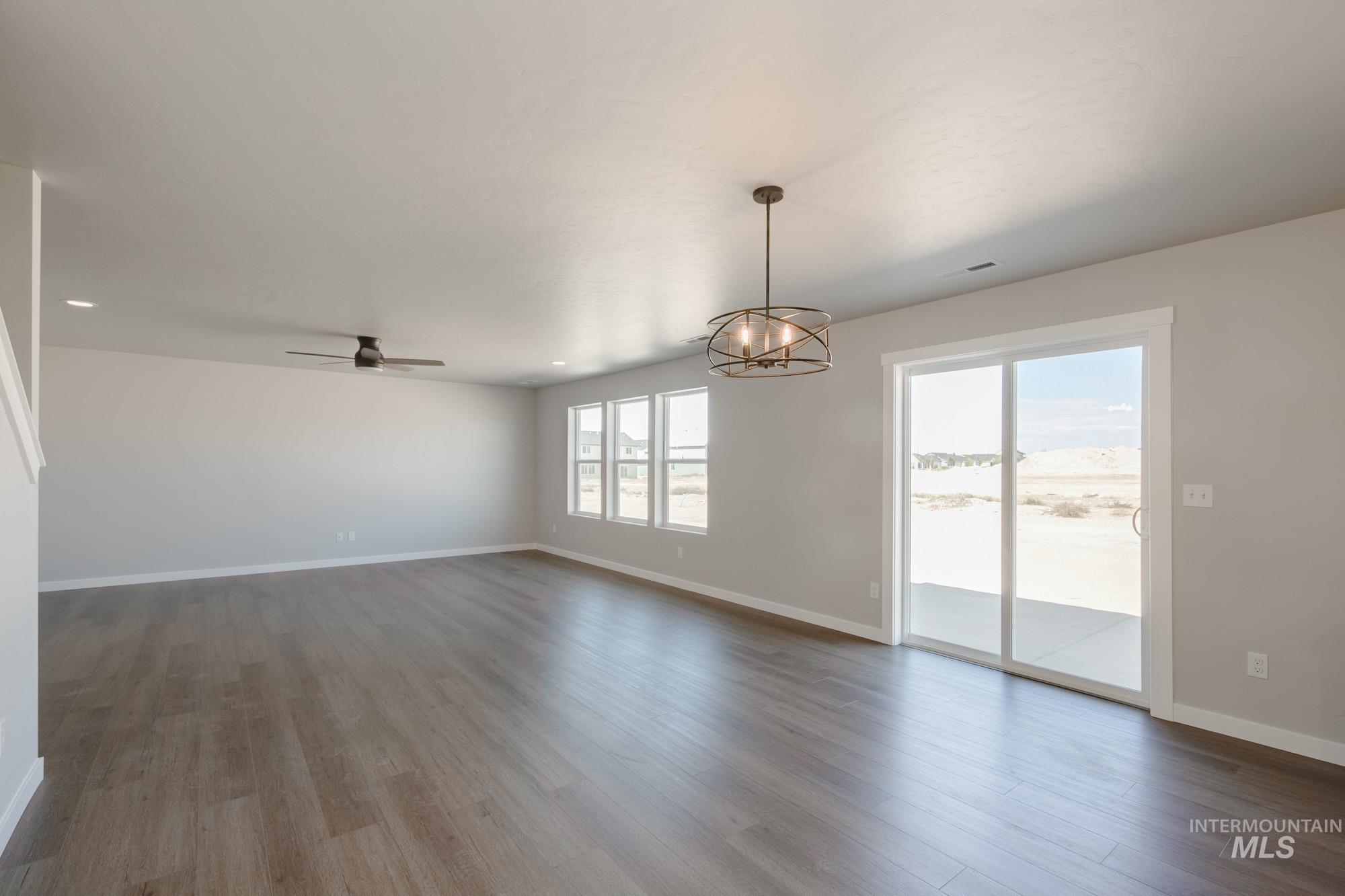 3846 W Maypearl St Property Photo 9