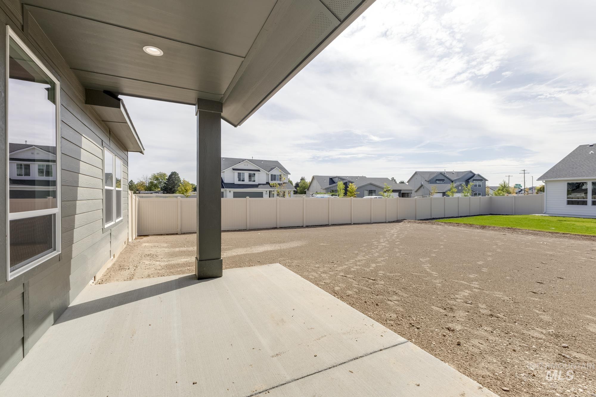 1127 E Duncan Creek St Property Photo 27