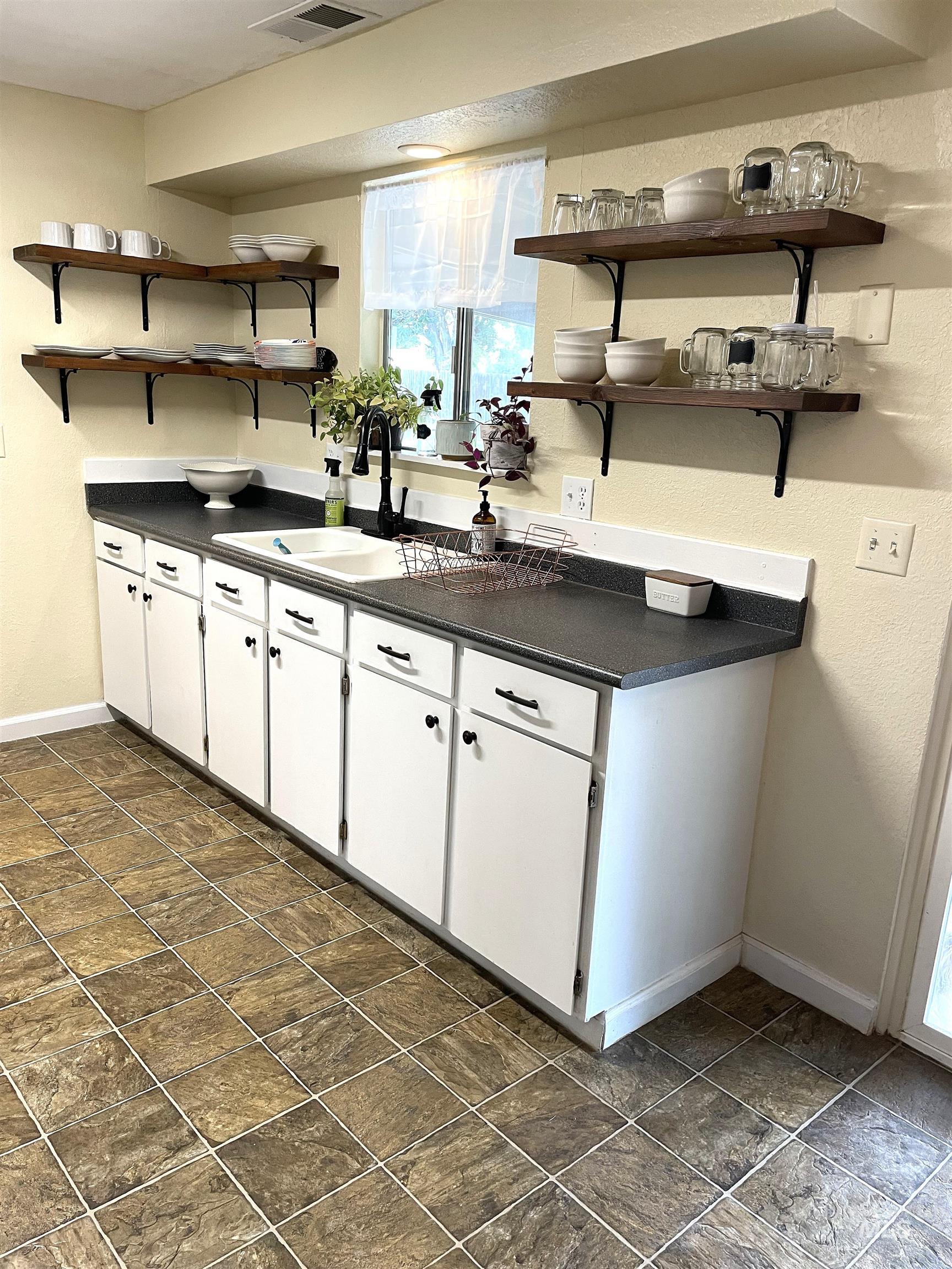 12733 Five Mile Rd Property Photo 6