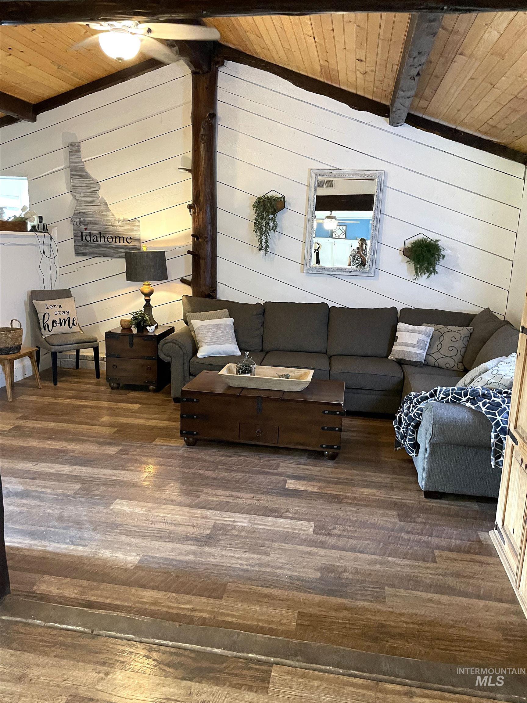 12733 Five Mile Rd Property Photo 8