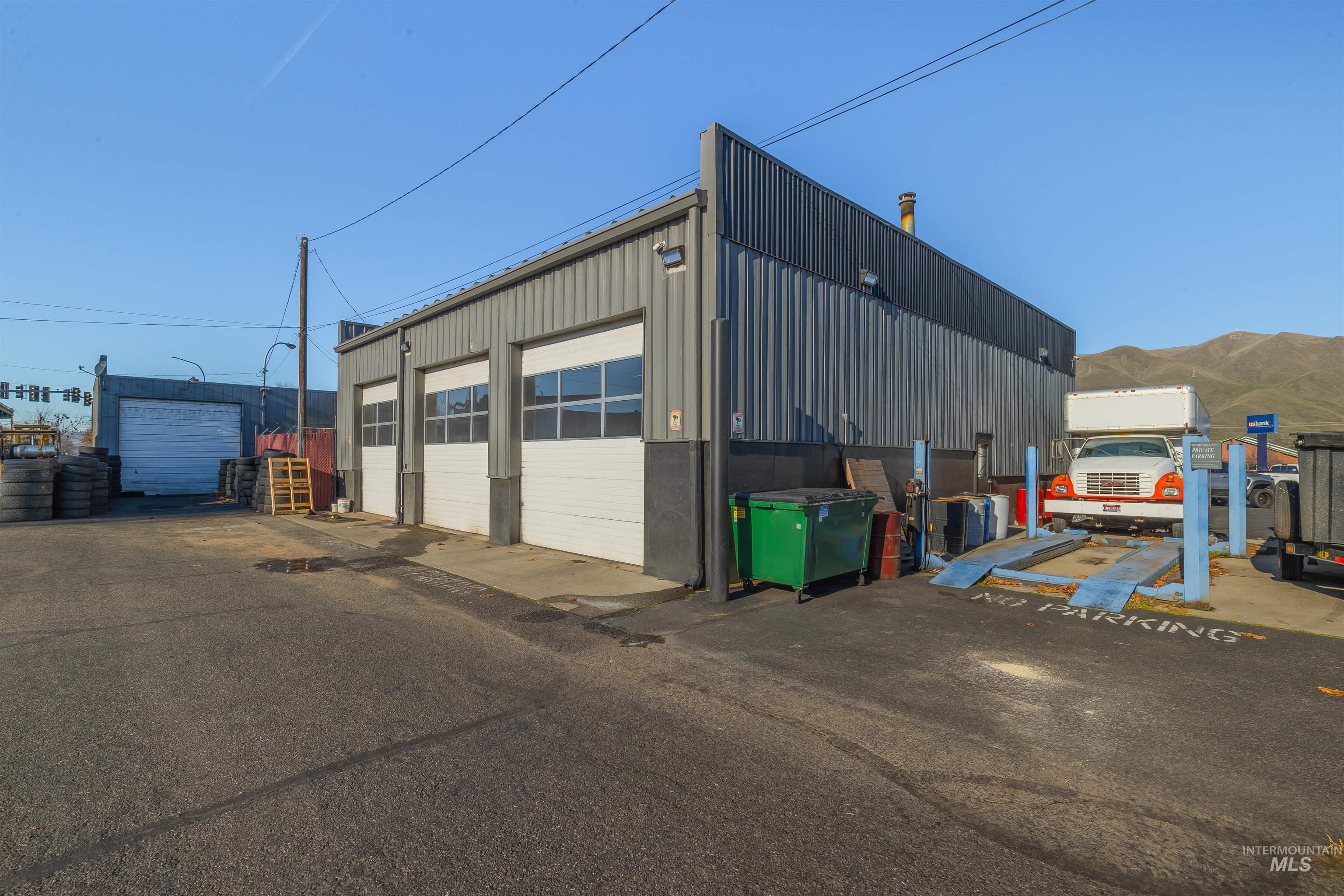 519 Diagonal Street Property Photo 4