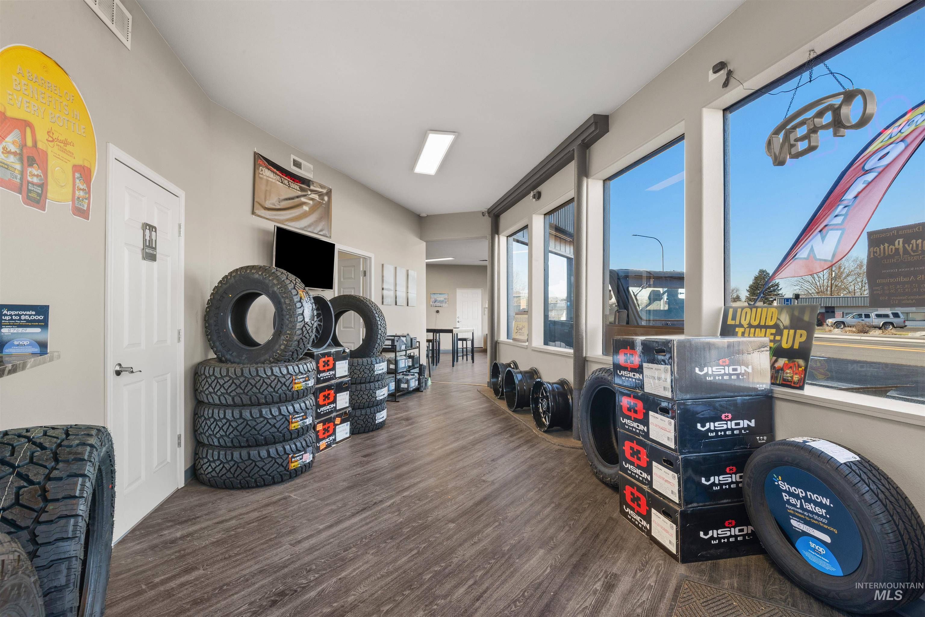 519 Diagonal Street Property Photo 7