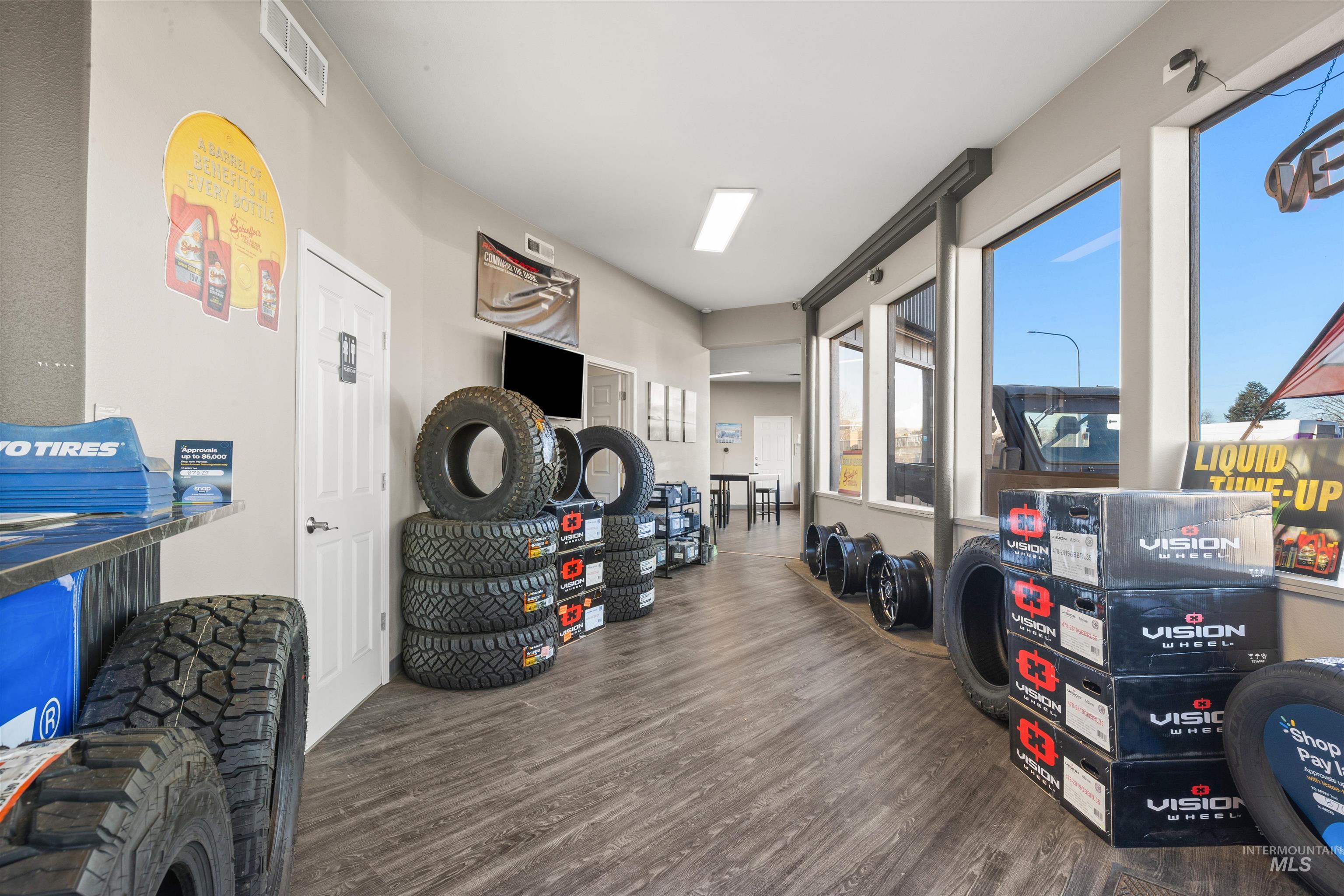 519 Diagonal Street Property Photo 8