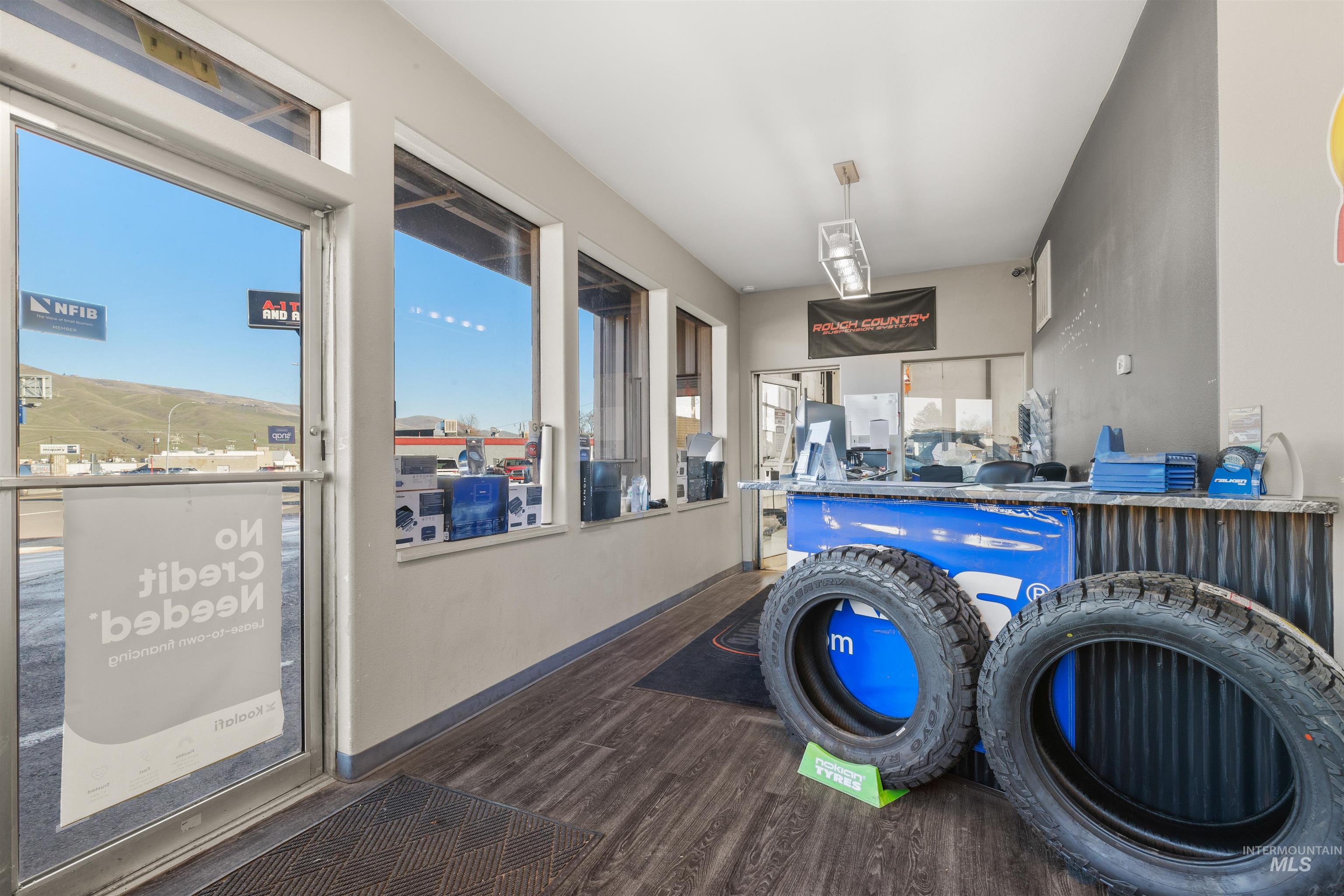 519 Diagonal Street Property Photo 14