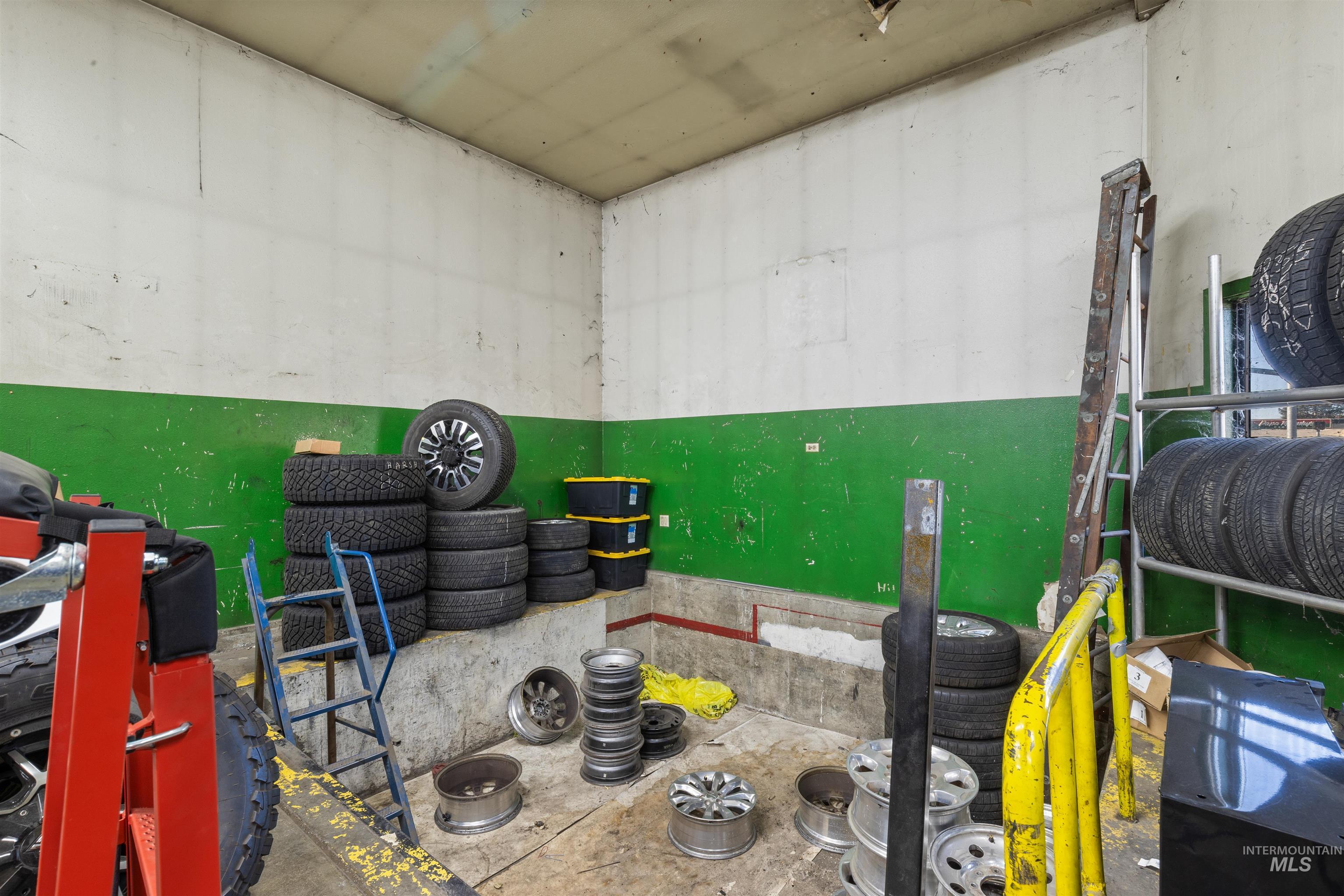 519 Diagonal Street Property Photo 20