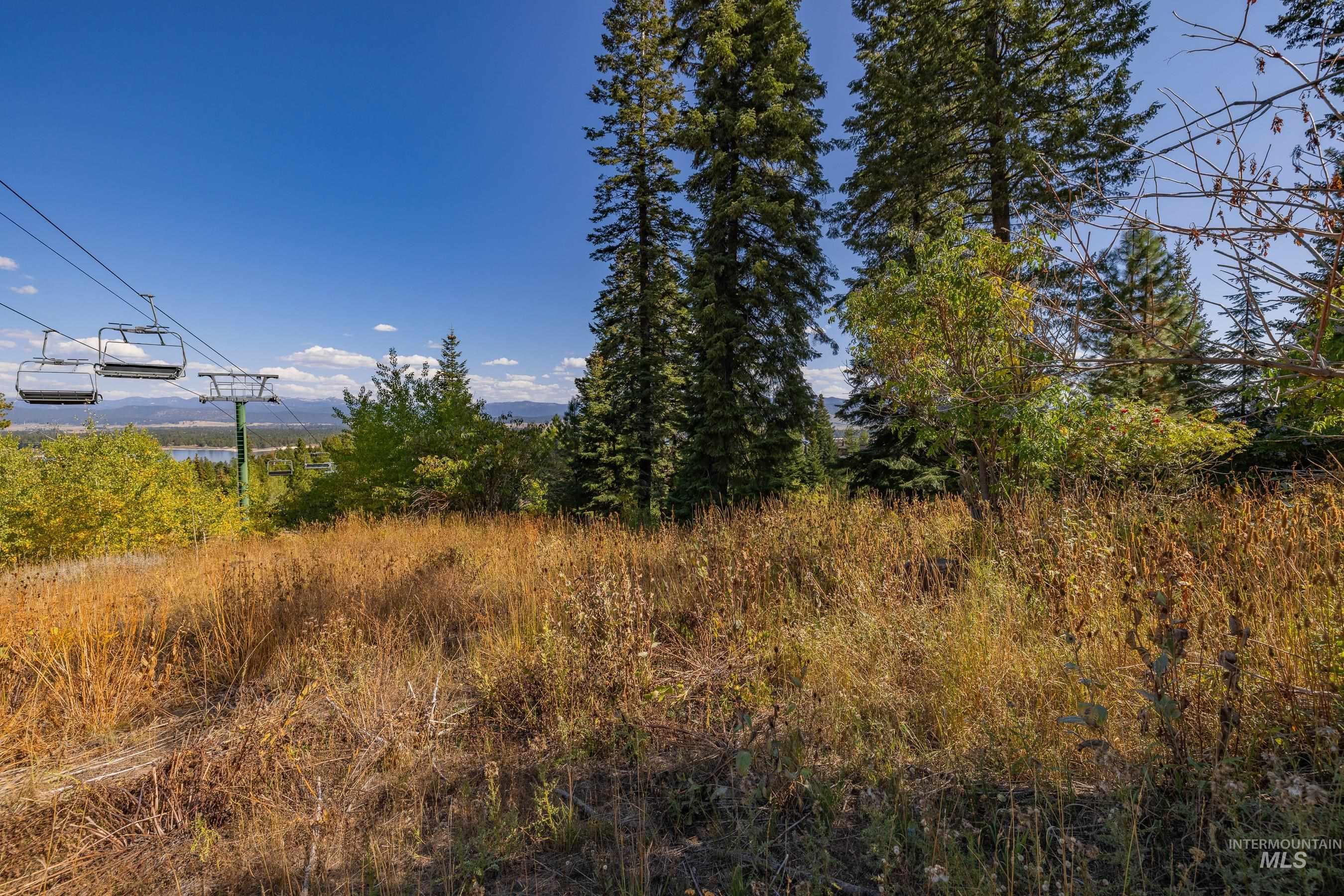 492 Whitewater Drive Property Photo 8