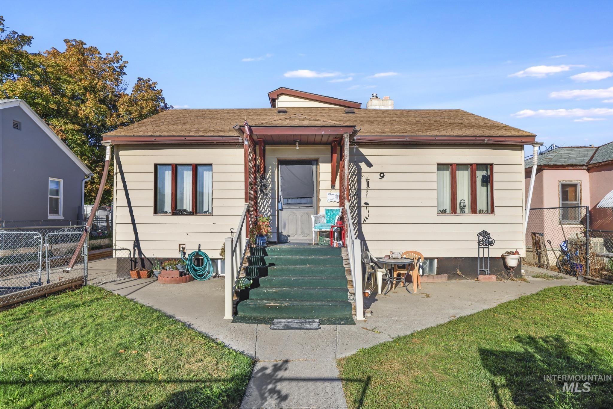 219 Monroe Property Photo 1