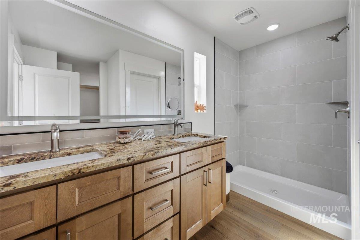 1504 Tverdy Lane Property Photo 32
