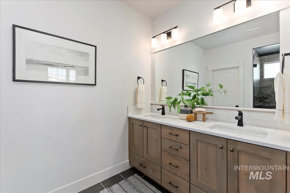 4707 N Alameda Creek Ave Property Photo 8