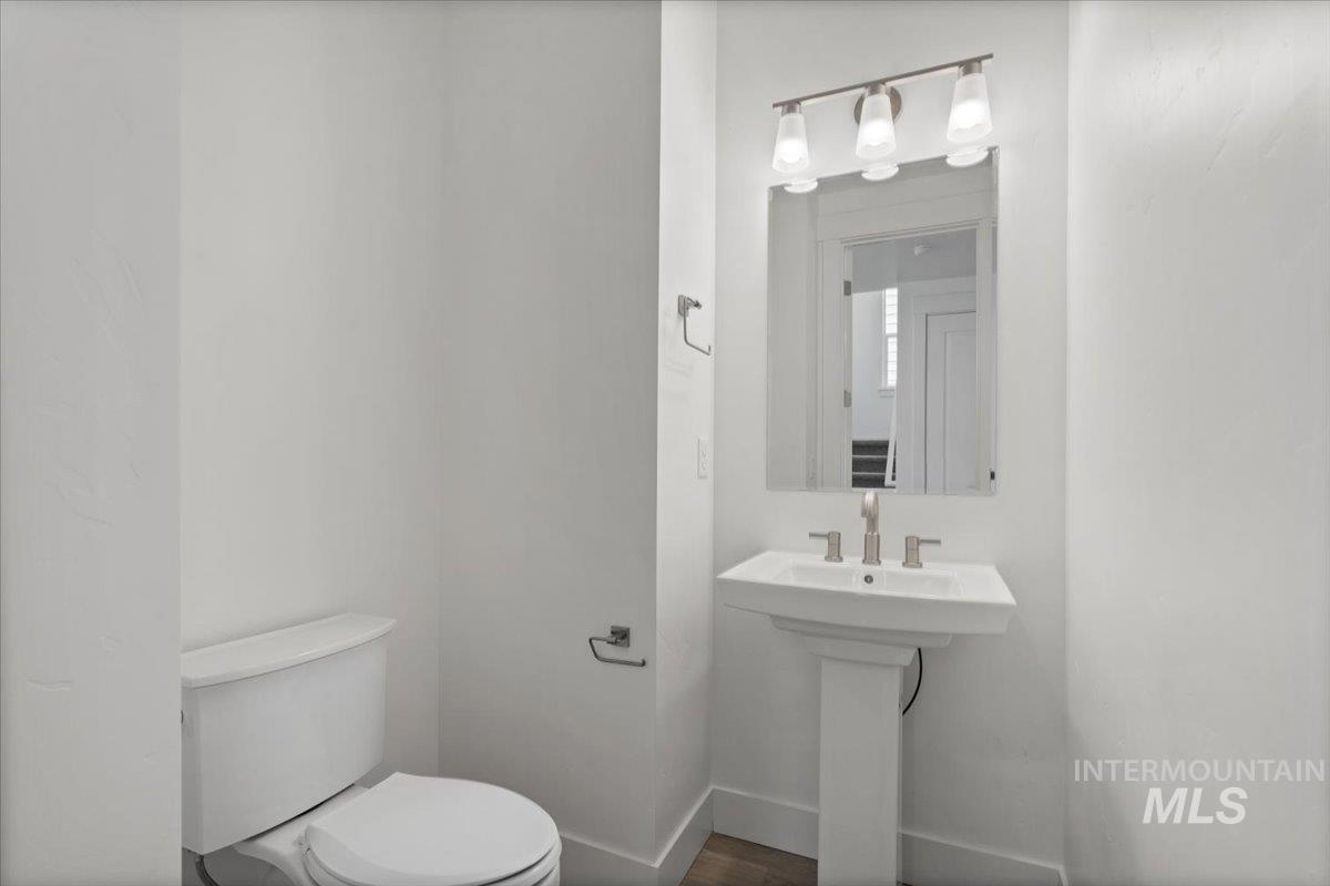 2311 N Silver Wolf Pl Property Photo 5