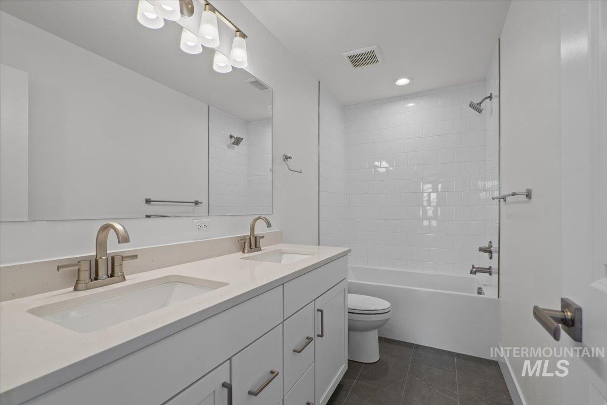 2311 N Silver Wolf Pl Property Photo 30