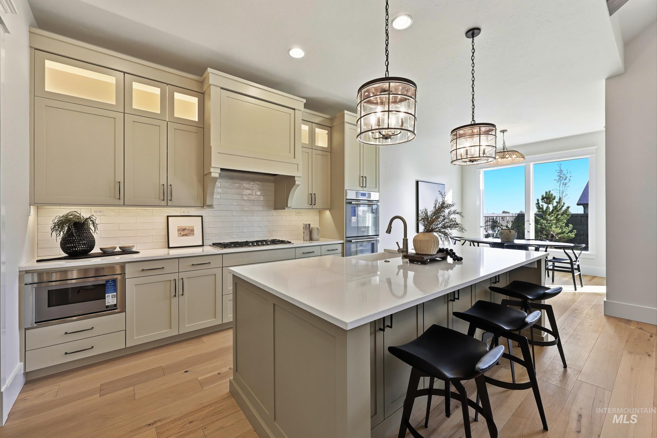 1049 E Crescendo St Property Photo 9