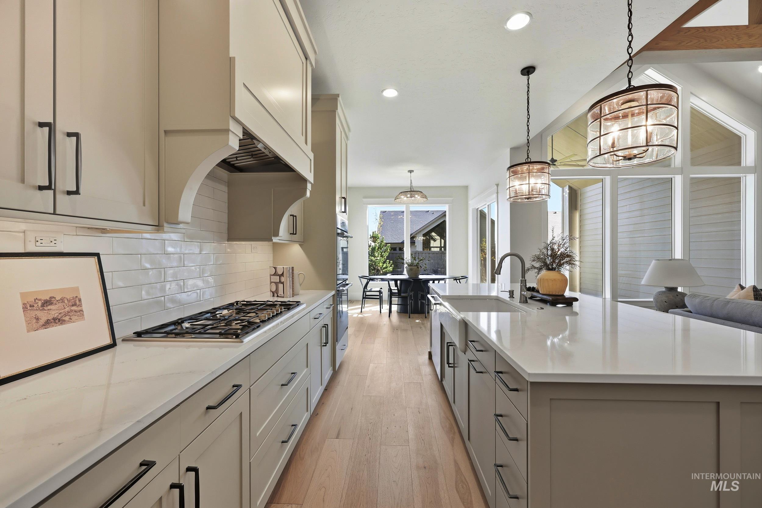 1049 E Crescendo St Property Photo 10