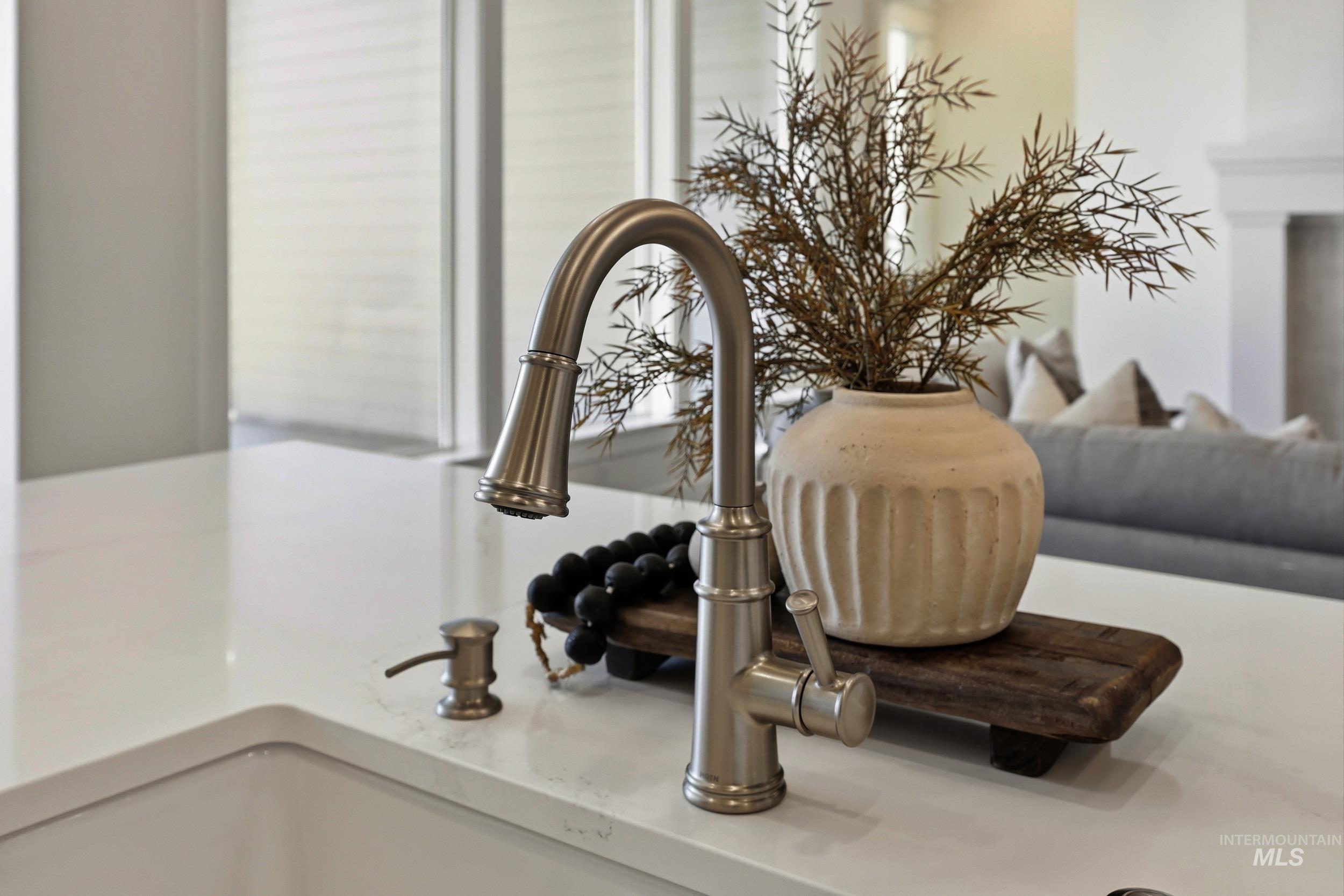 1049 E Crescendo St Property Photo 12