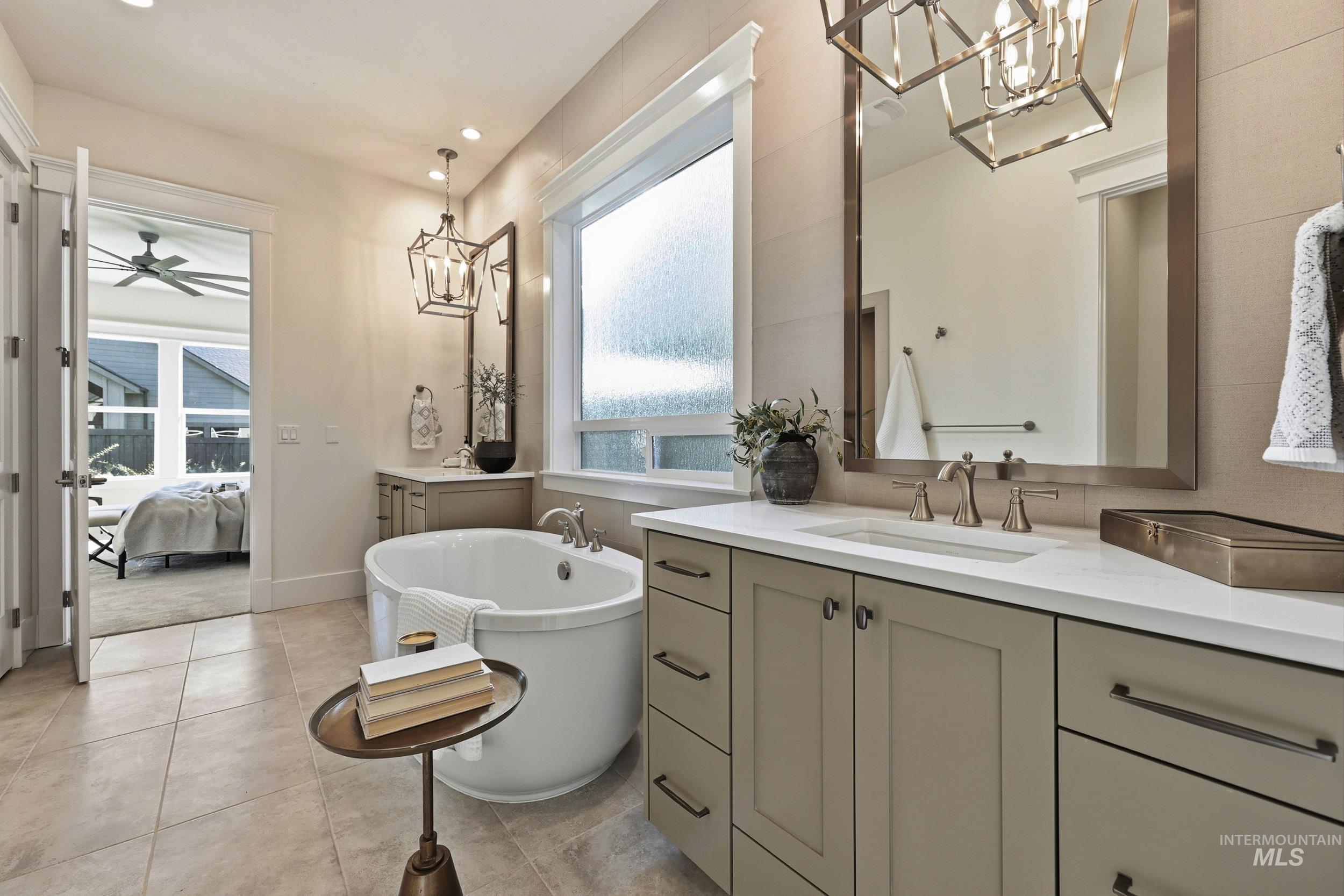 1049 E Crescendo St Property Photo 18