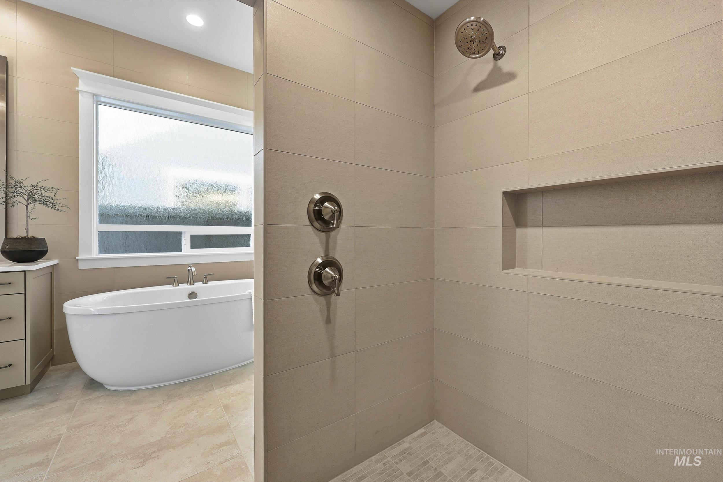 1049 E Crescendo St Property Photo 19