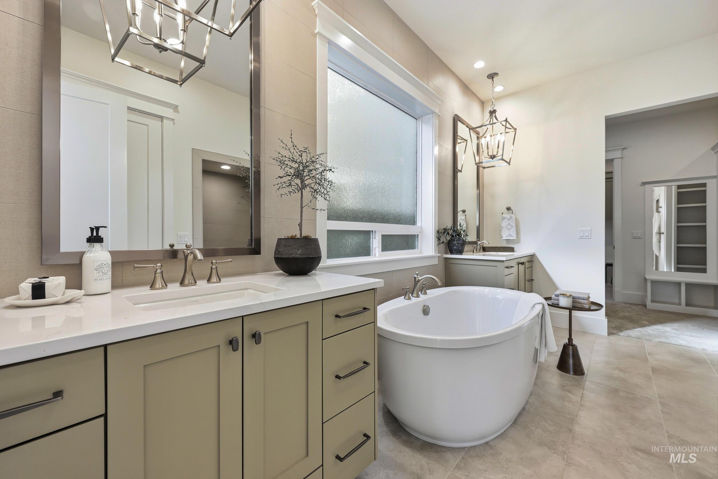 1049 E Crescendo St Property Photo 21