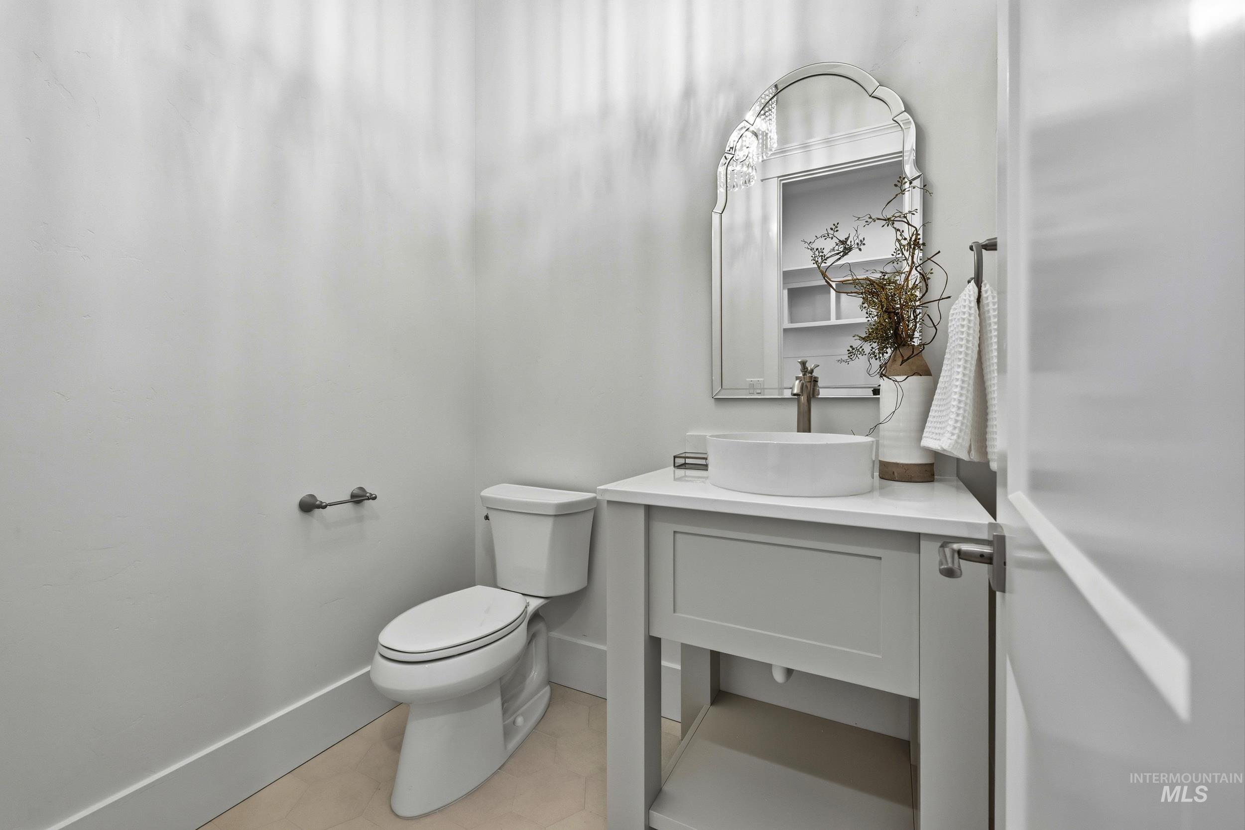 1049 E Crescendo St Property Photo 32