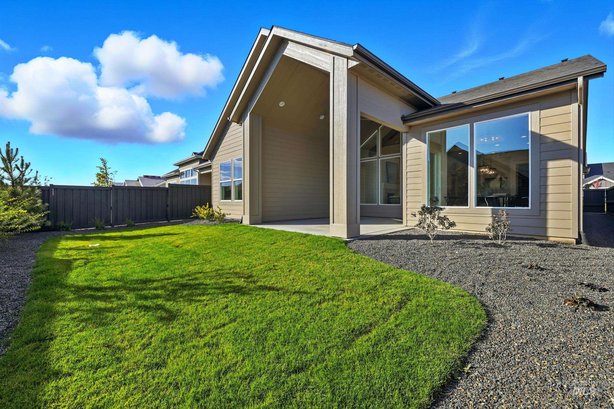 1049 E Crescendo St Property Photo 35