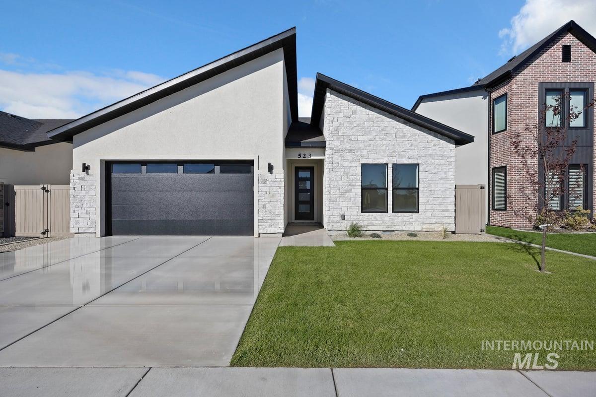 523 Canyon Falls Dr. Property Photo 1