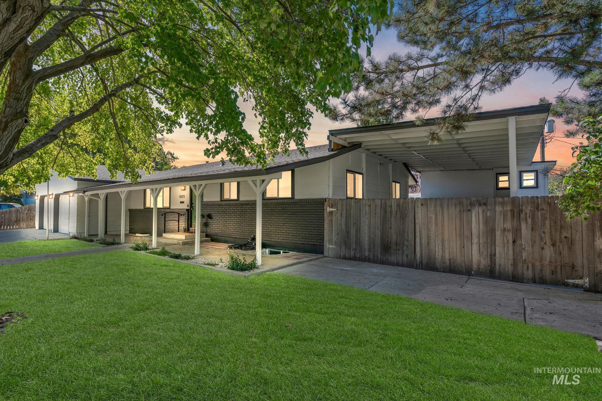 6525 Grandview Dr Property Photo 2