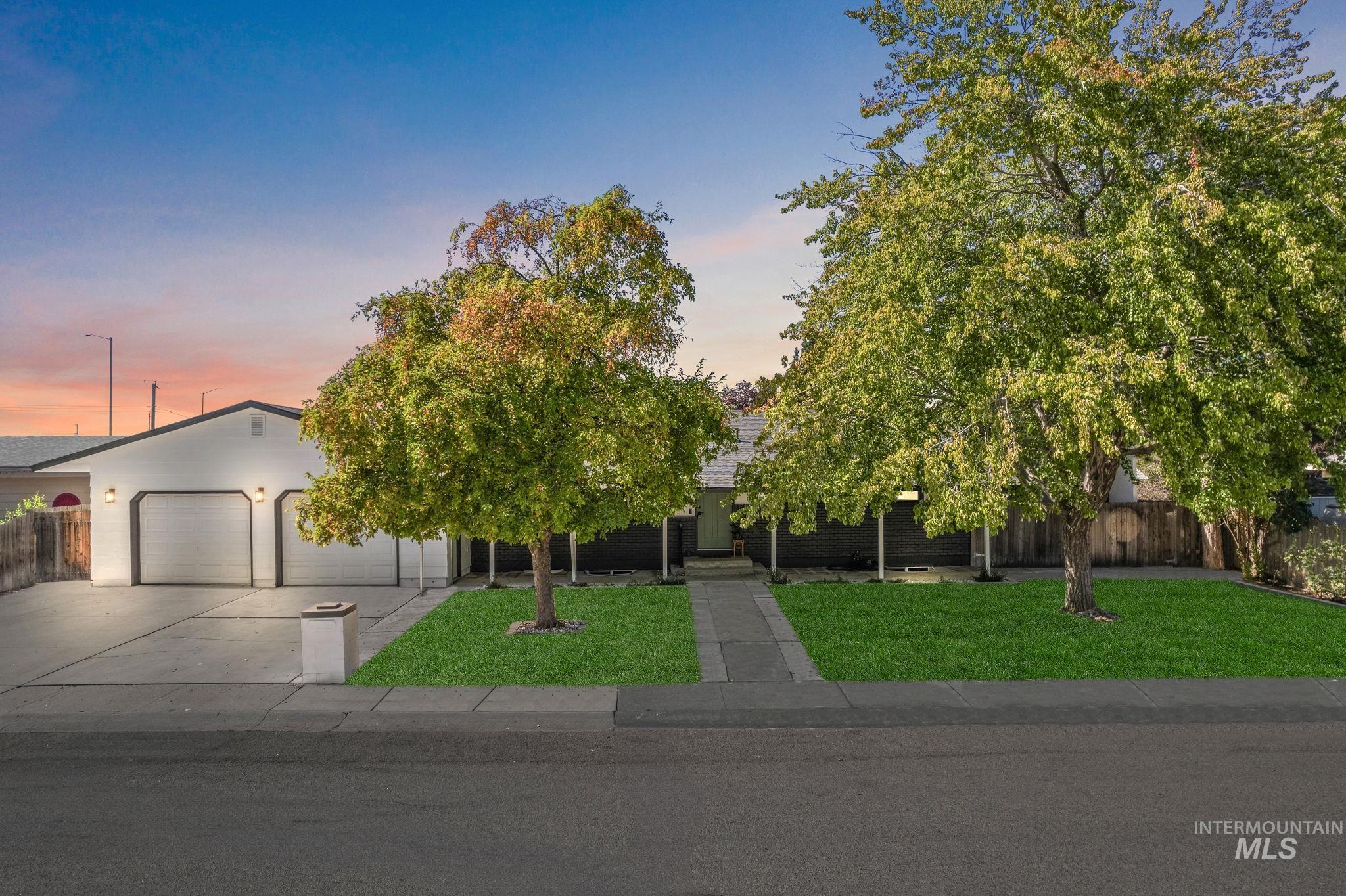 6525 Grandview Dr Property Photo 3