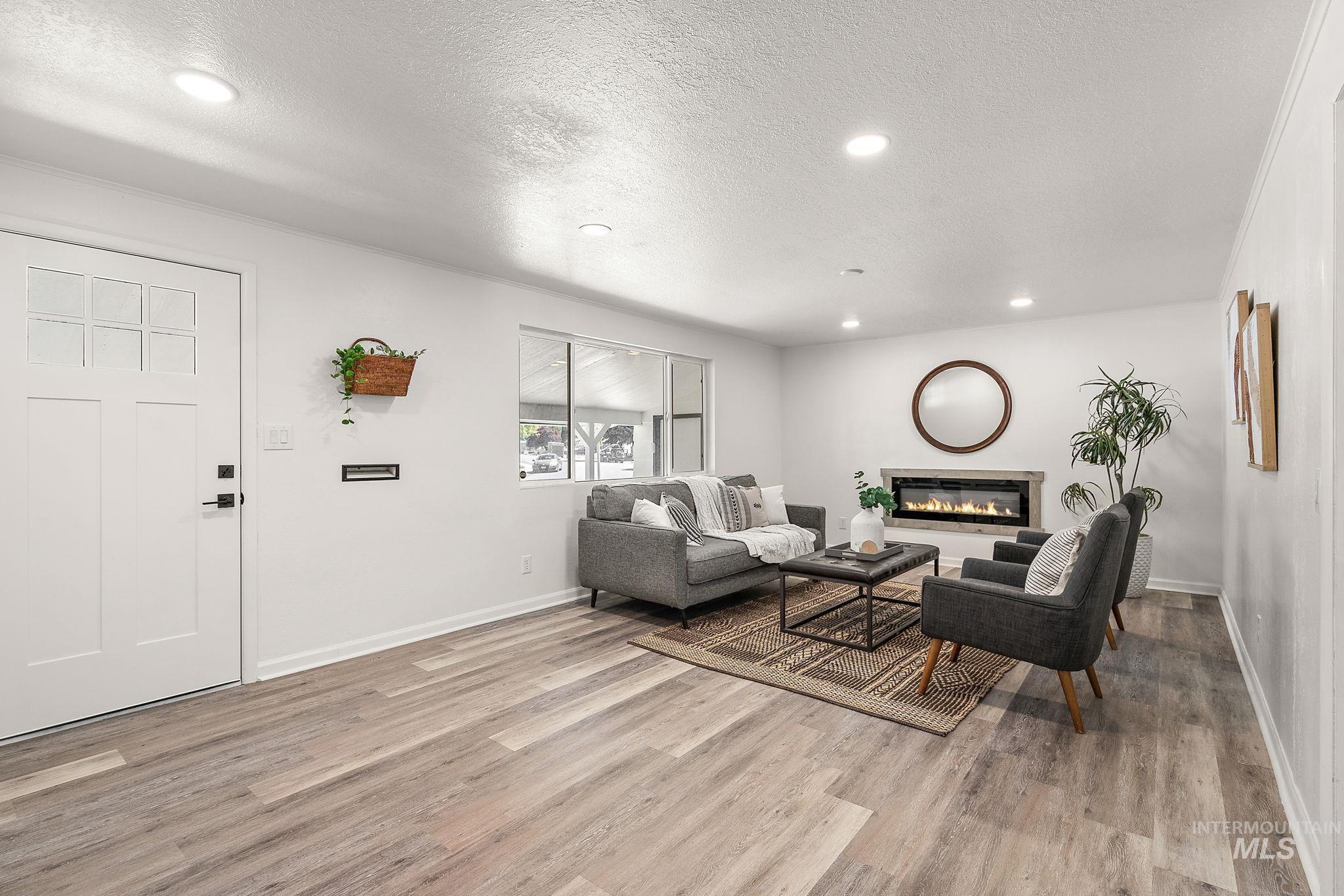 6525 Grandview Dr Property Photo 6