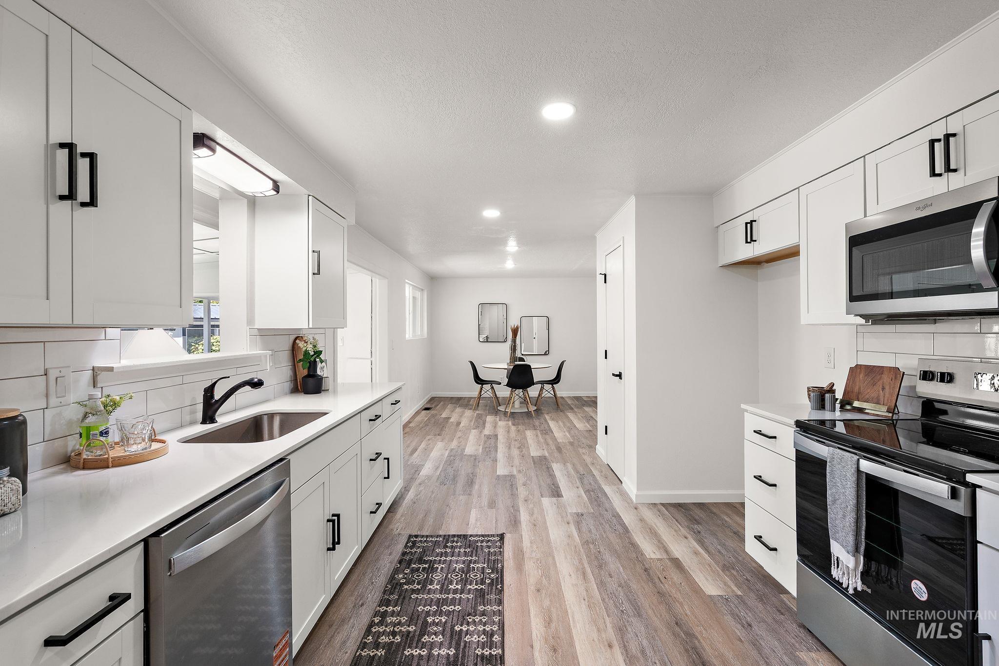 6525 Grandview Dr Property Photo 21