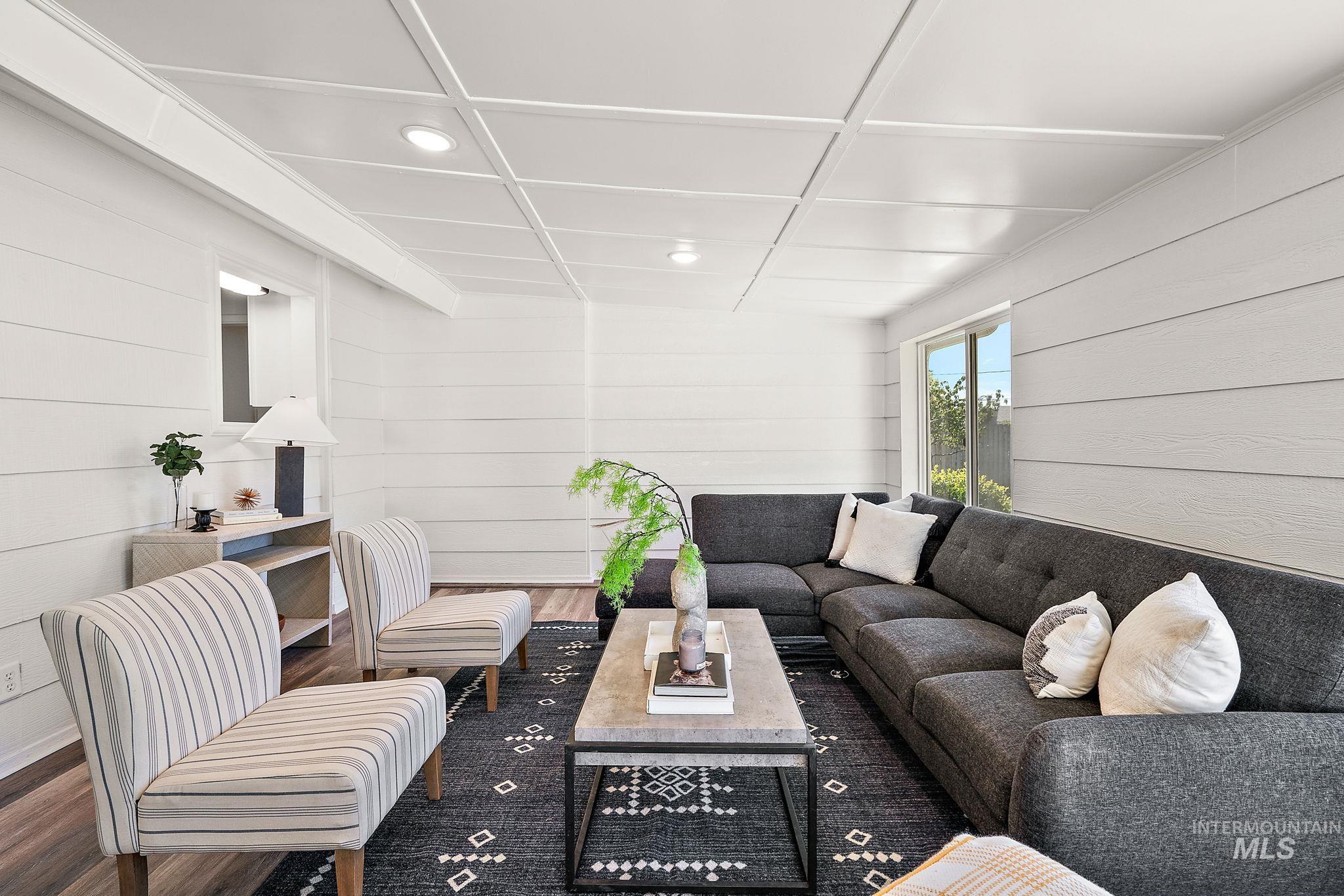 6525 Grandview Dr Property Photo 25