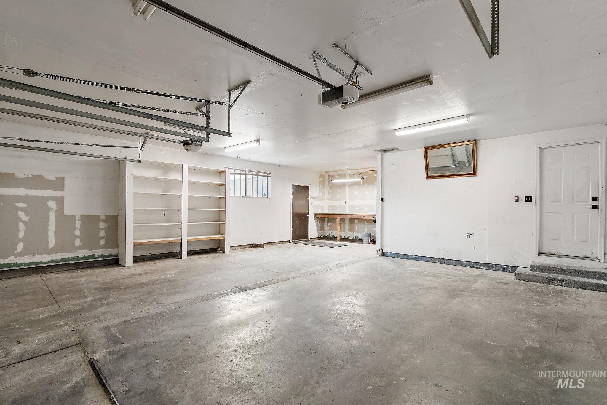 6525 Grandview Dr Property Photo 43