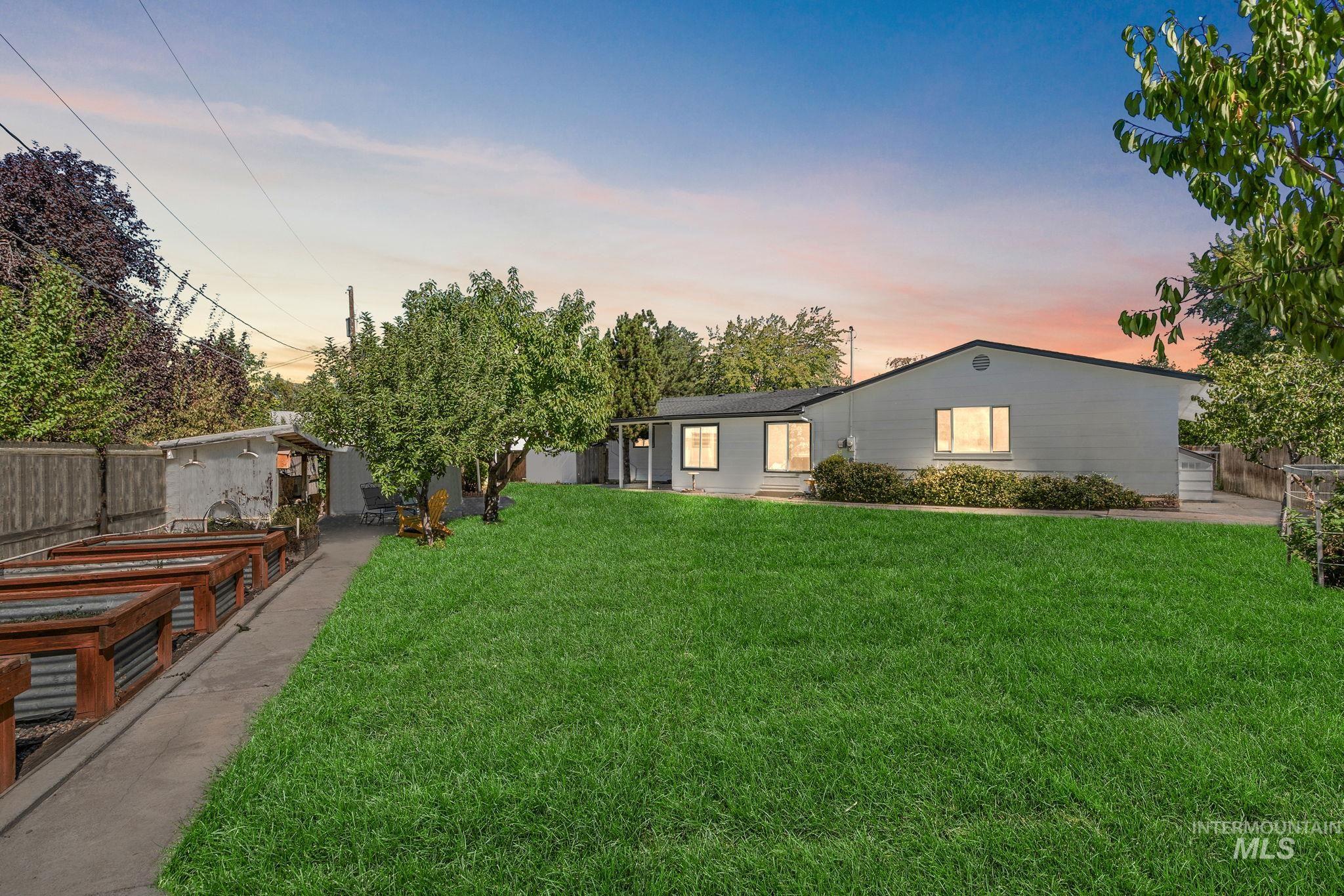 6525 Grandview Dr Property Photo 50