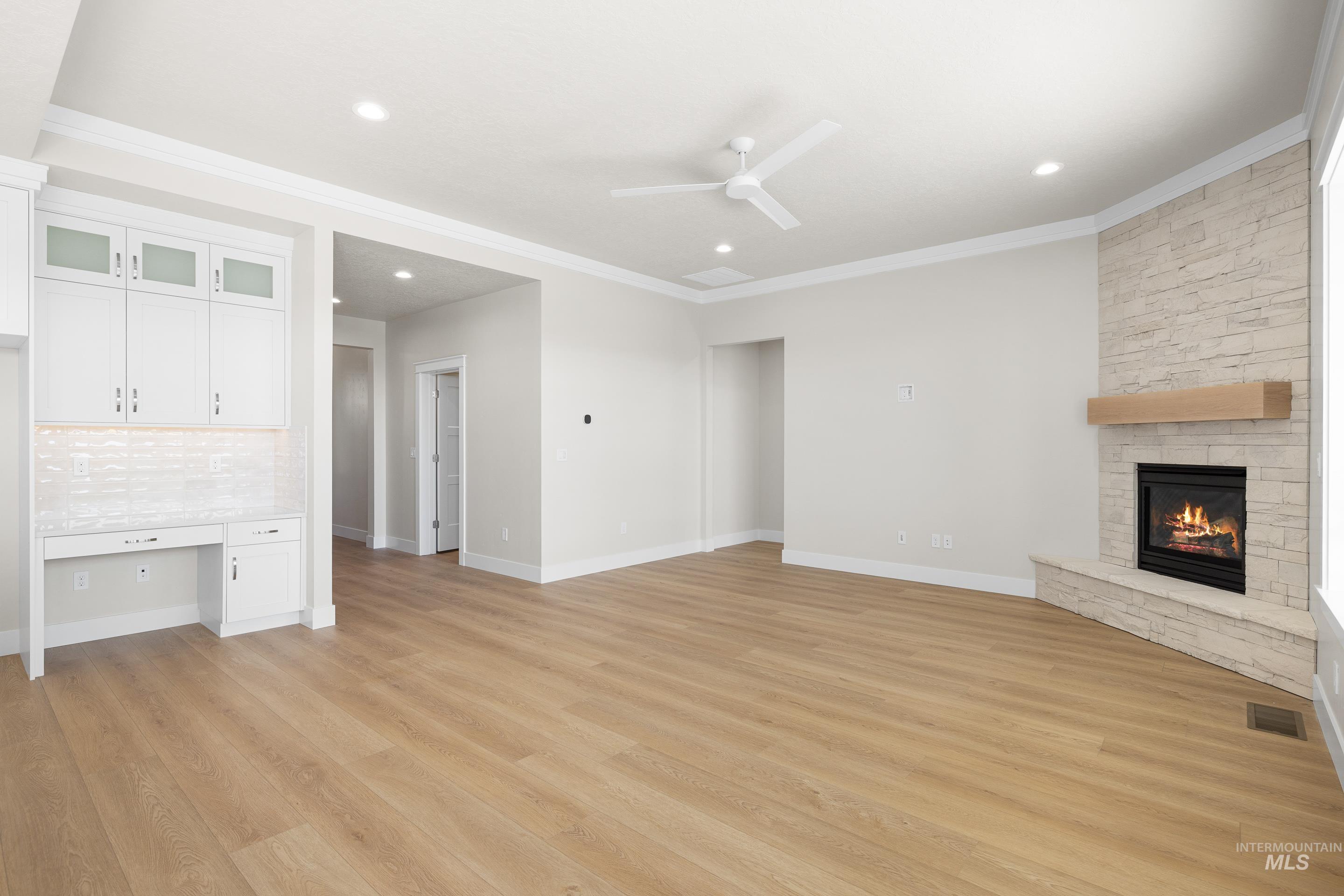 9528 Green Cottage Ave Property Photo 7