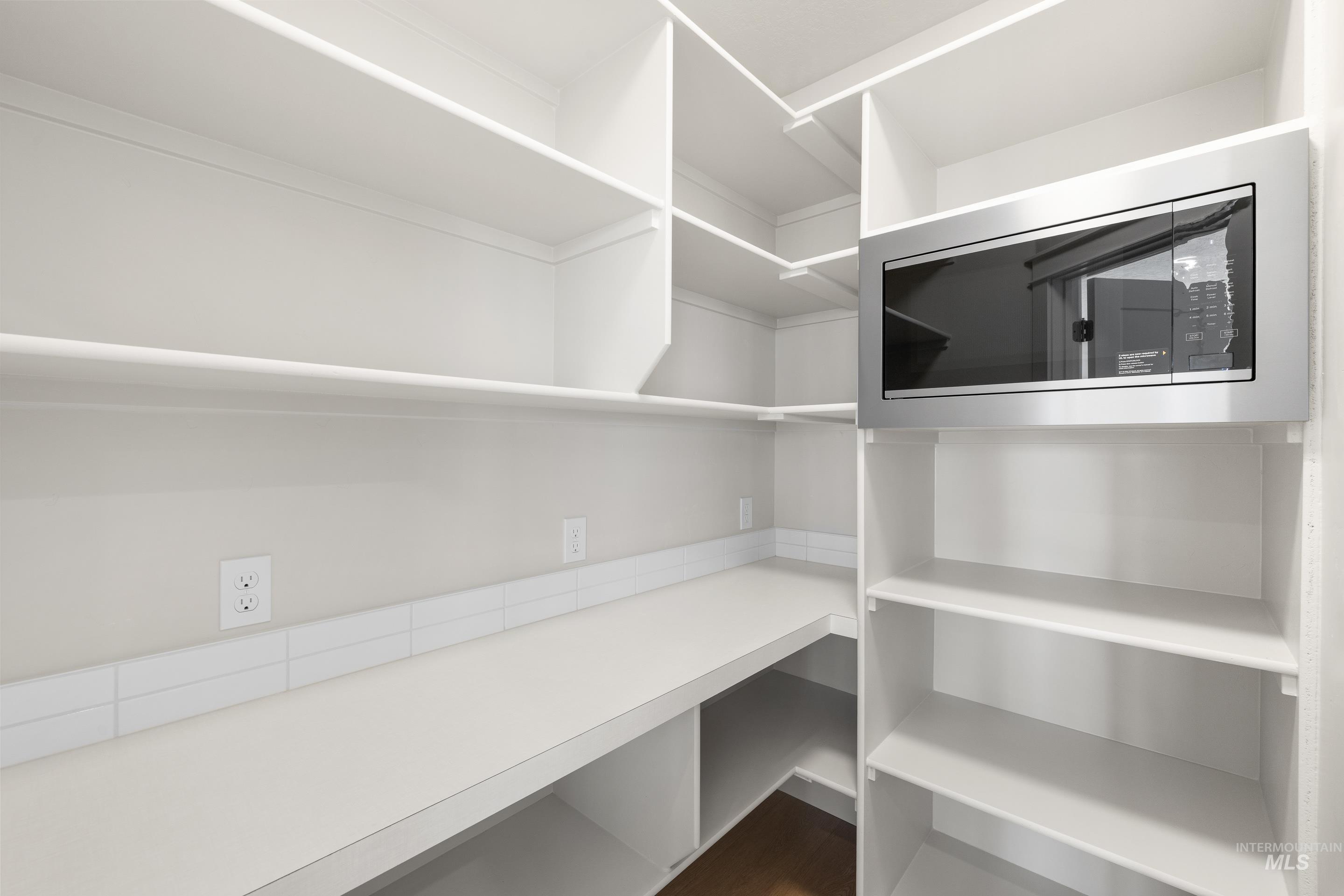 9528 Green Cottage Ave Property Photo 22