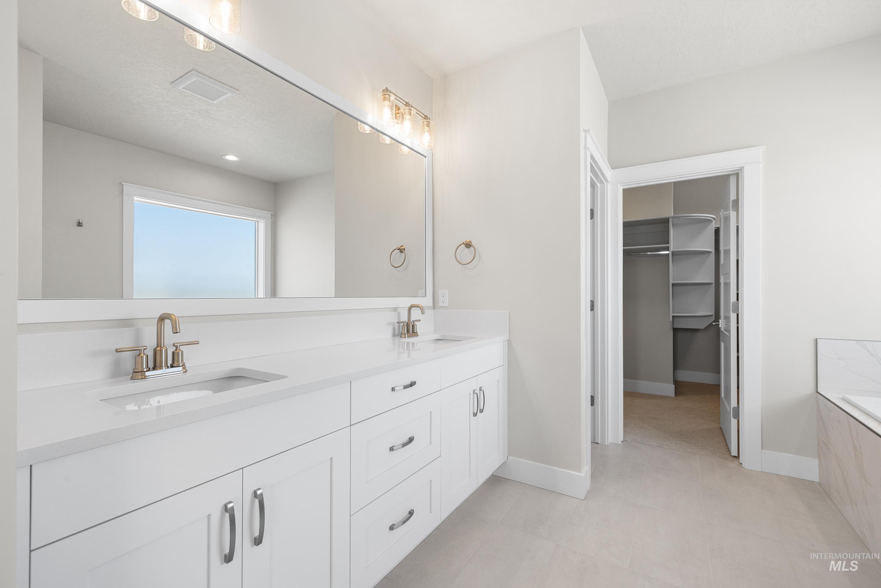 9528 Green Cottage Ave Property Photo 27