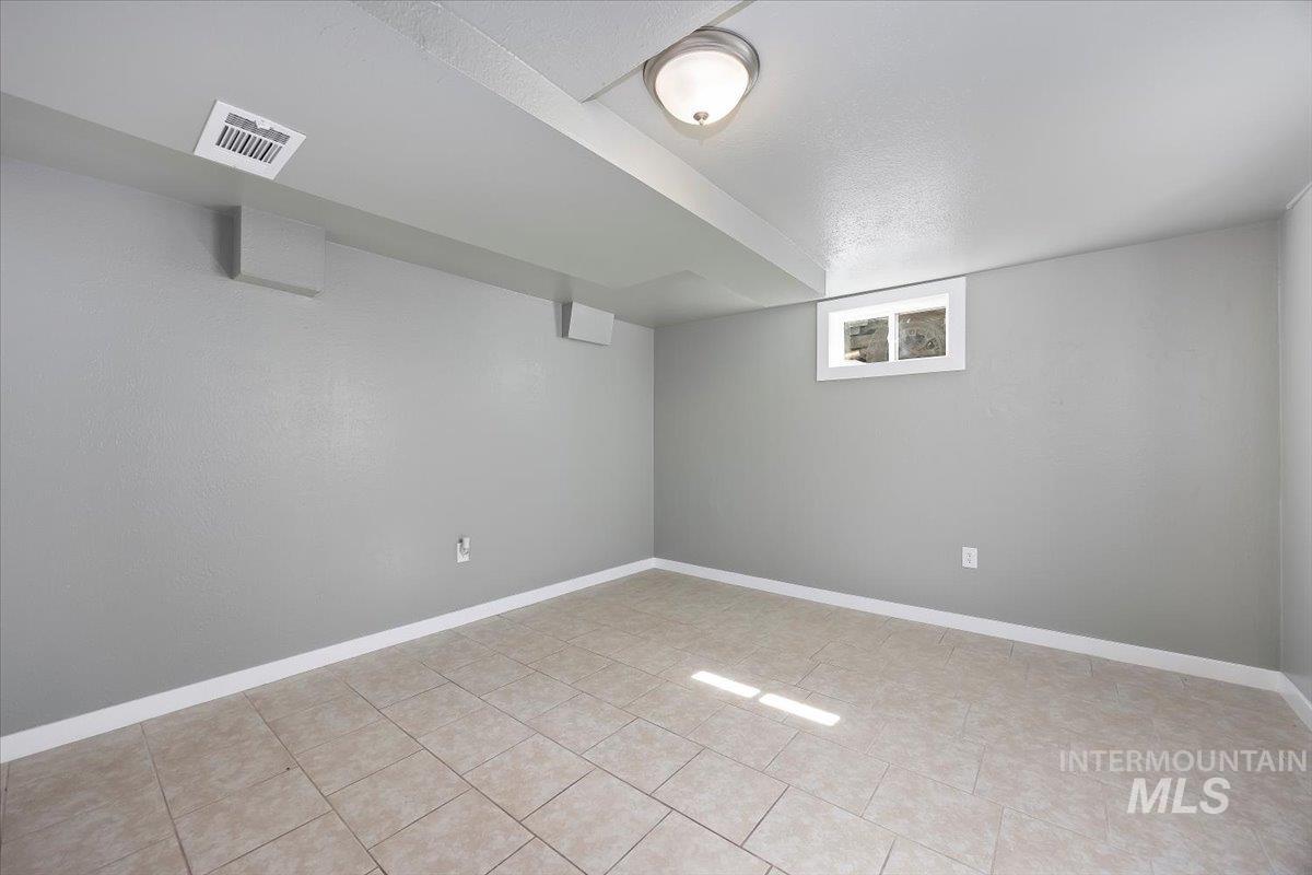 235 Washington St N Property Photo 21