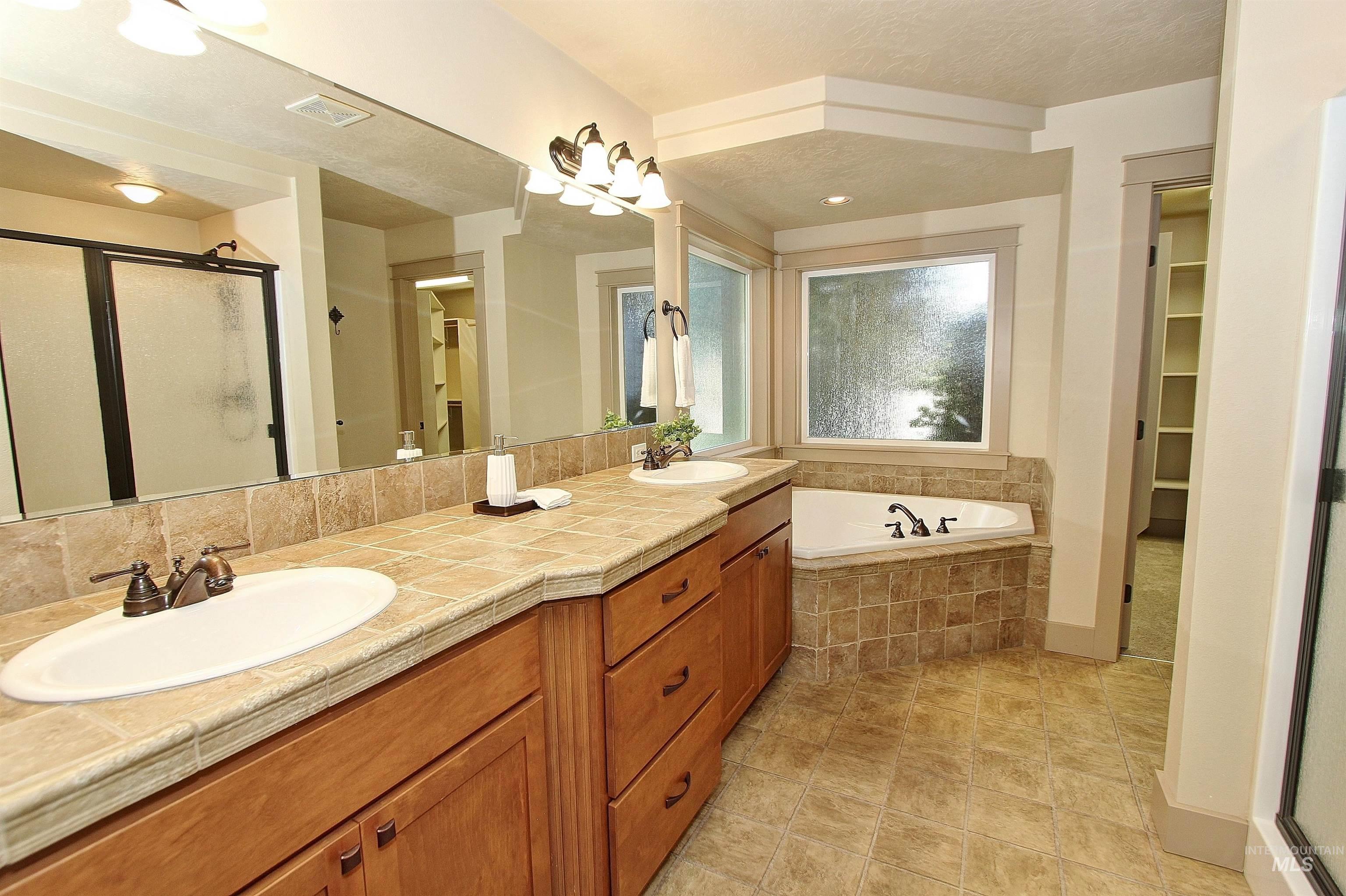 5824 S Snowy River Way Property Photo 17