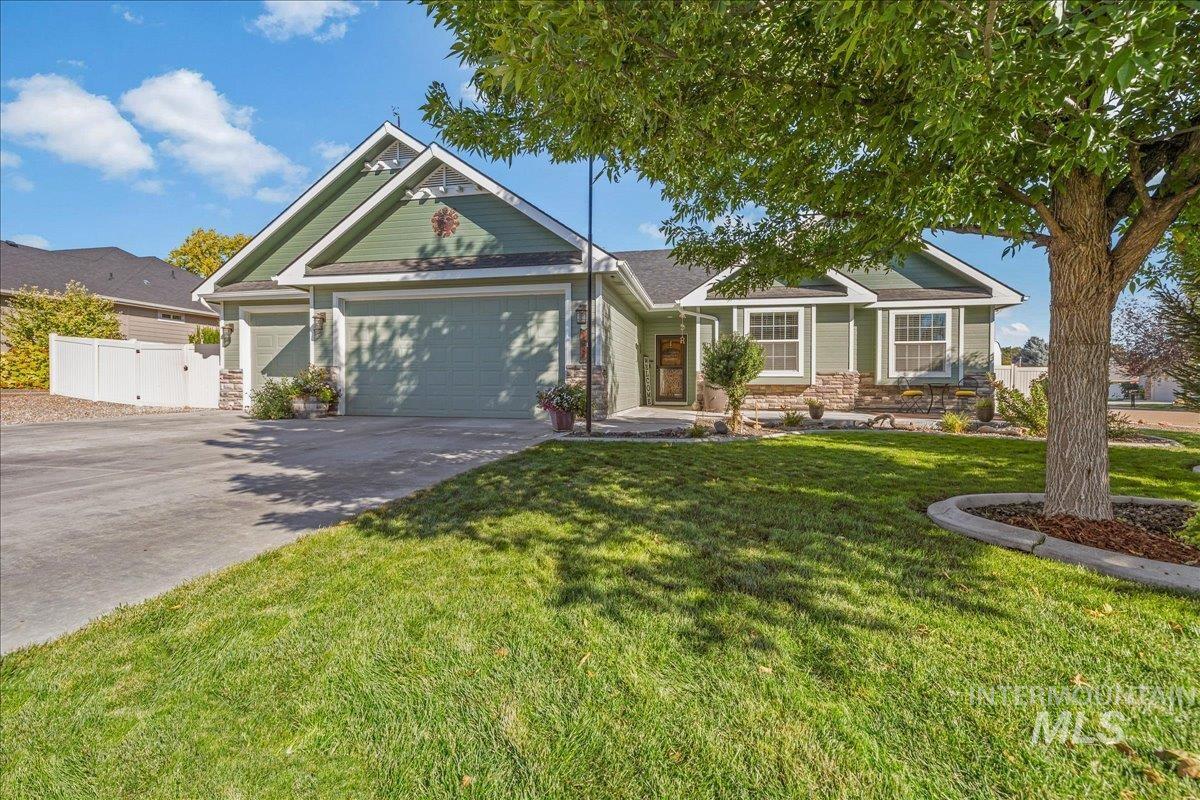 1026 Huntington Ct Property Photo 1