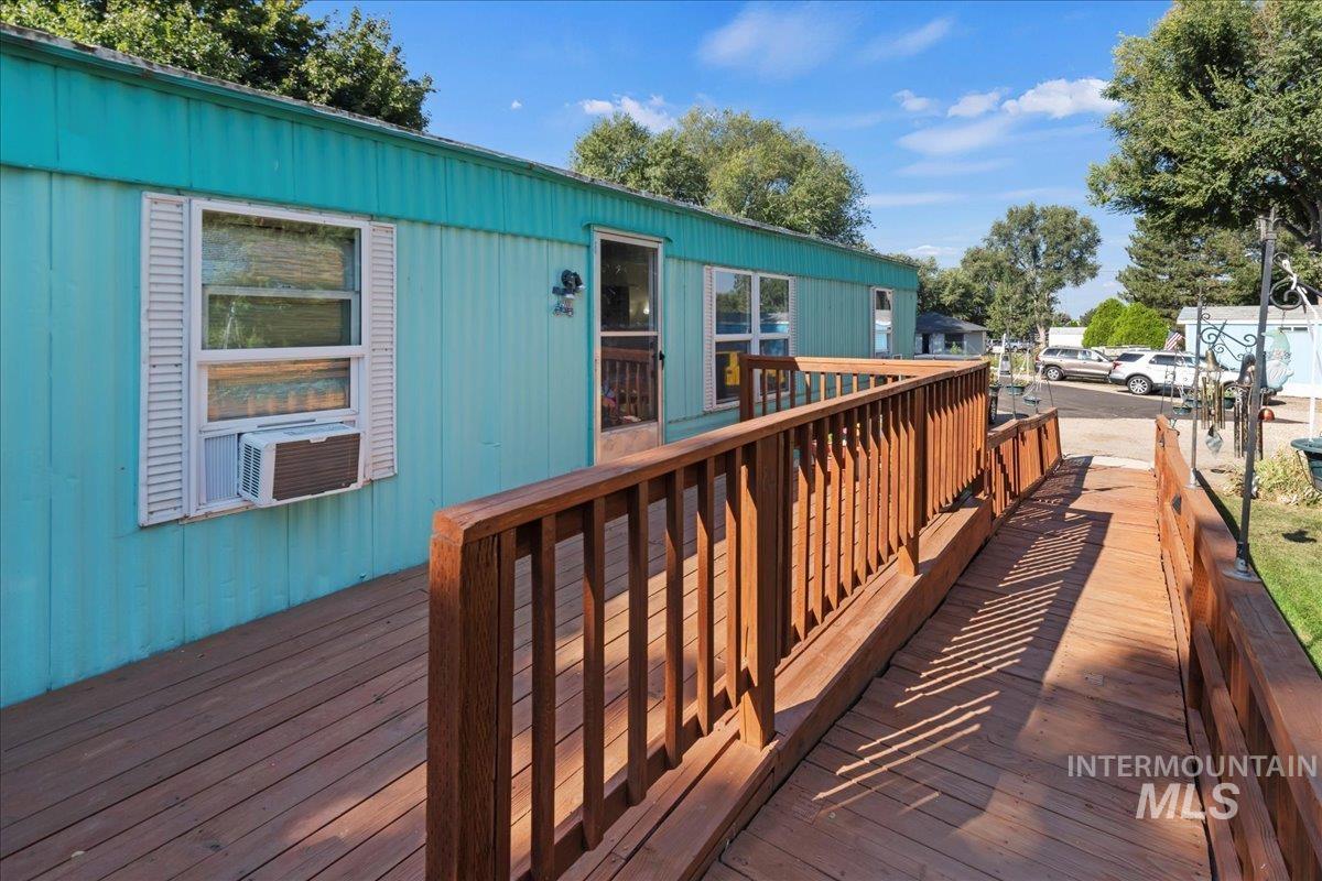 15881 Purple Sage Rd Property Photo 3