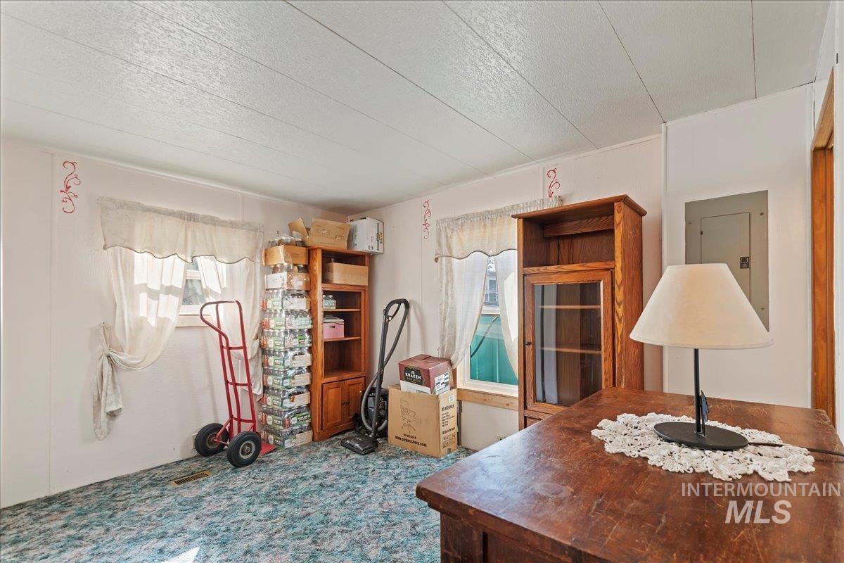 15881 Purple Sage Rd Property Photo 13