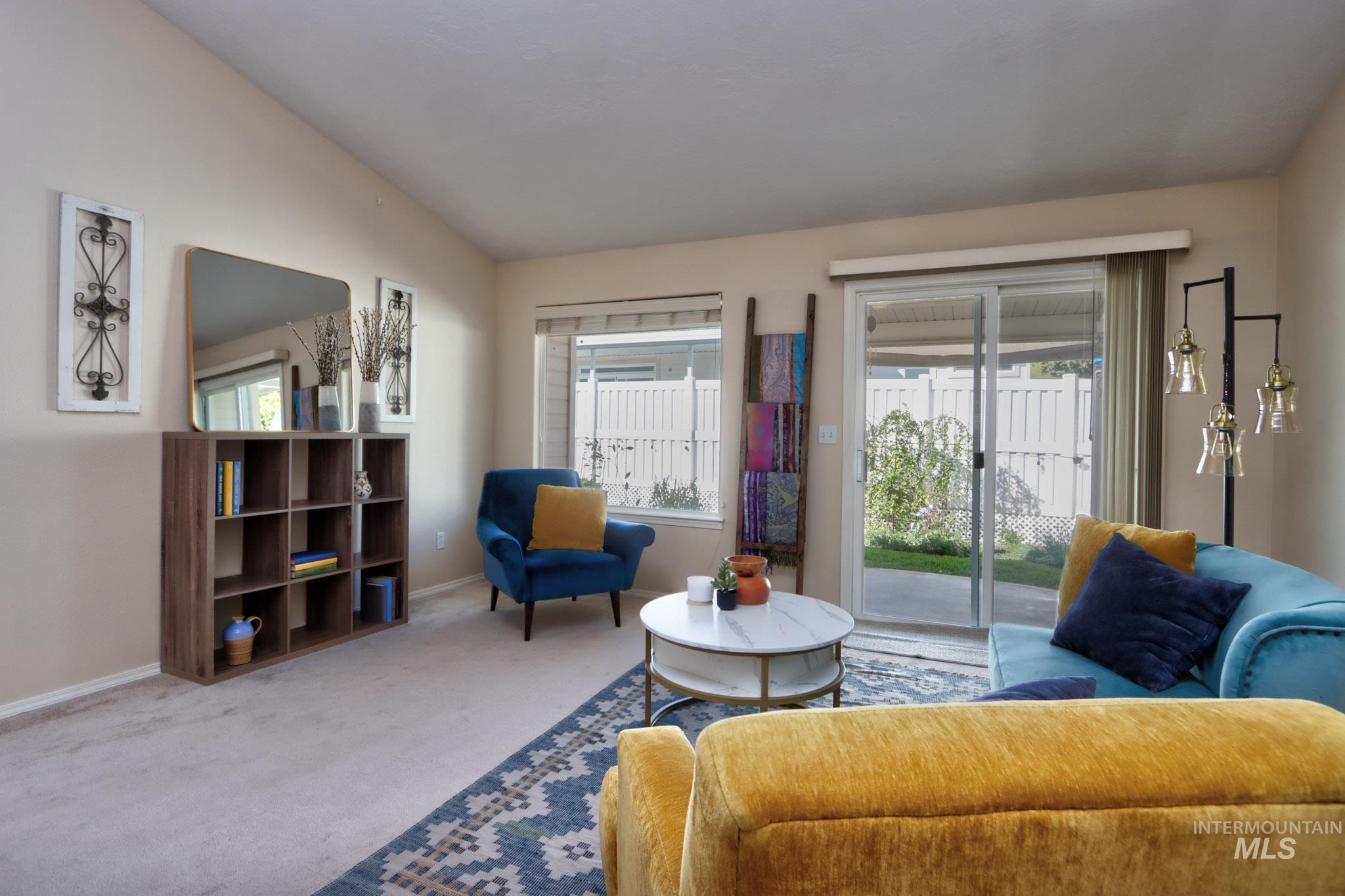 2645 N Englewood Way Property Photo 12